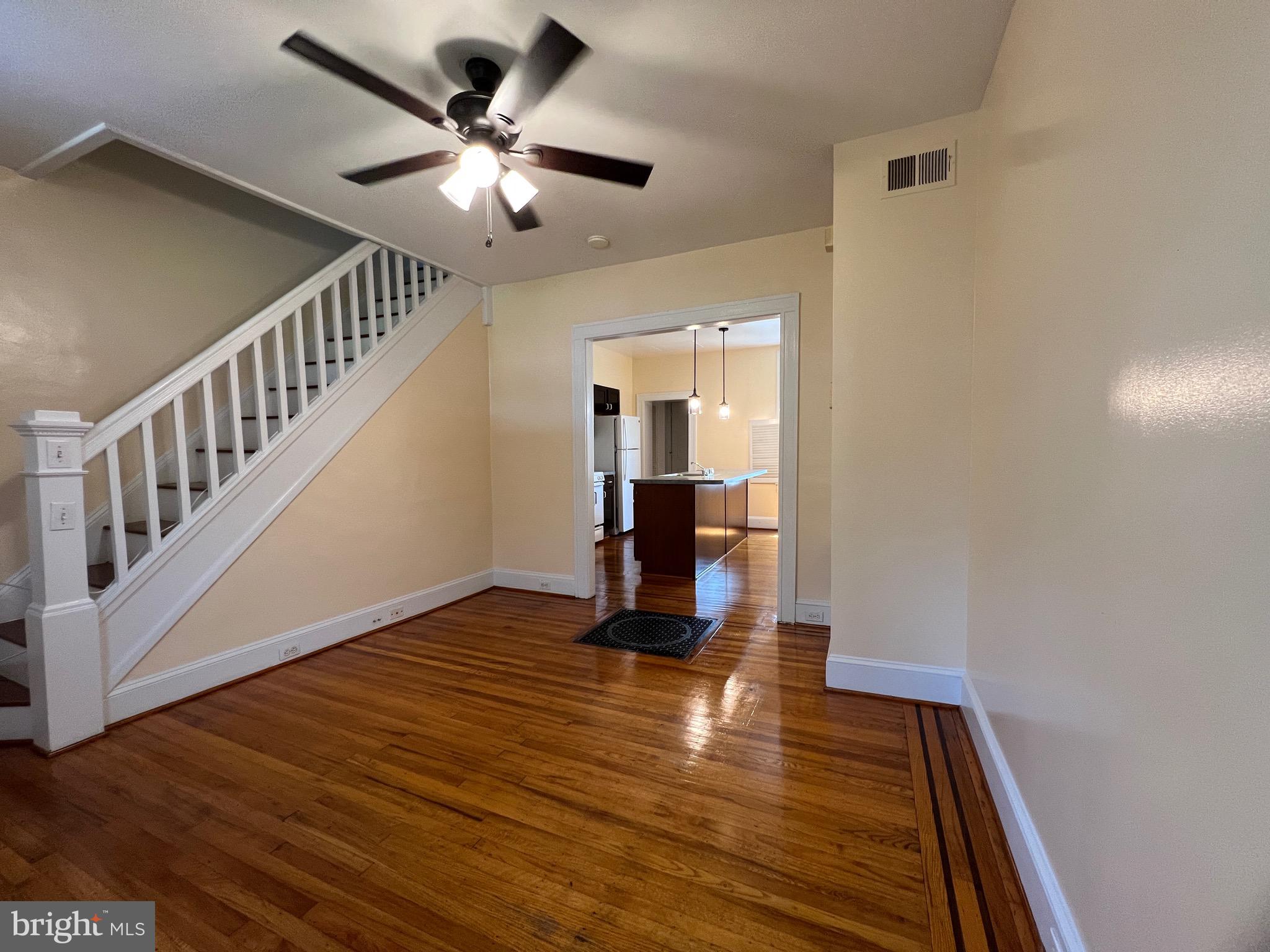 HIGHLANDTOWN - Residential