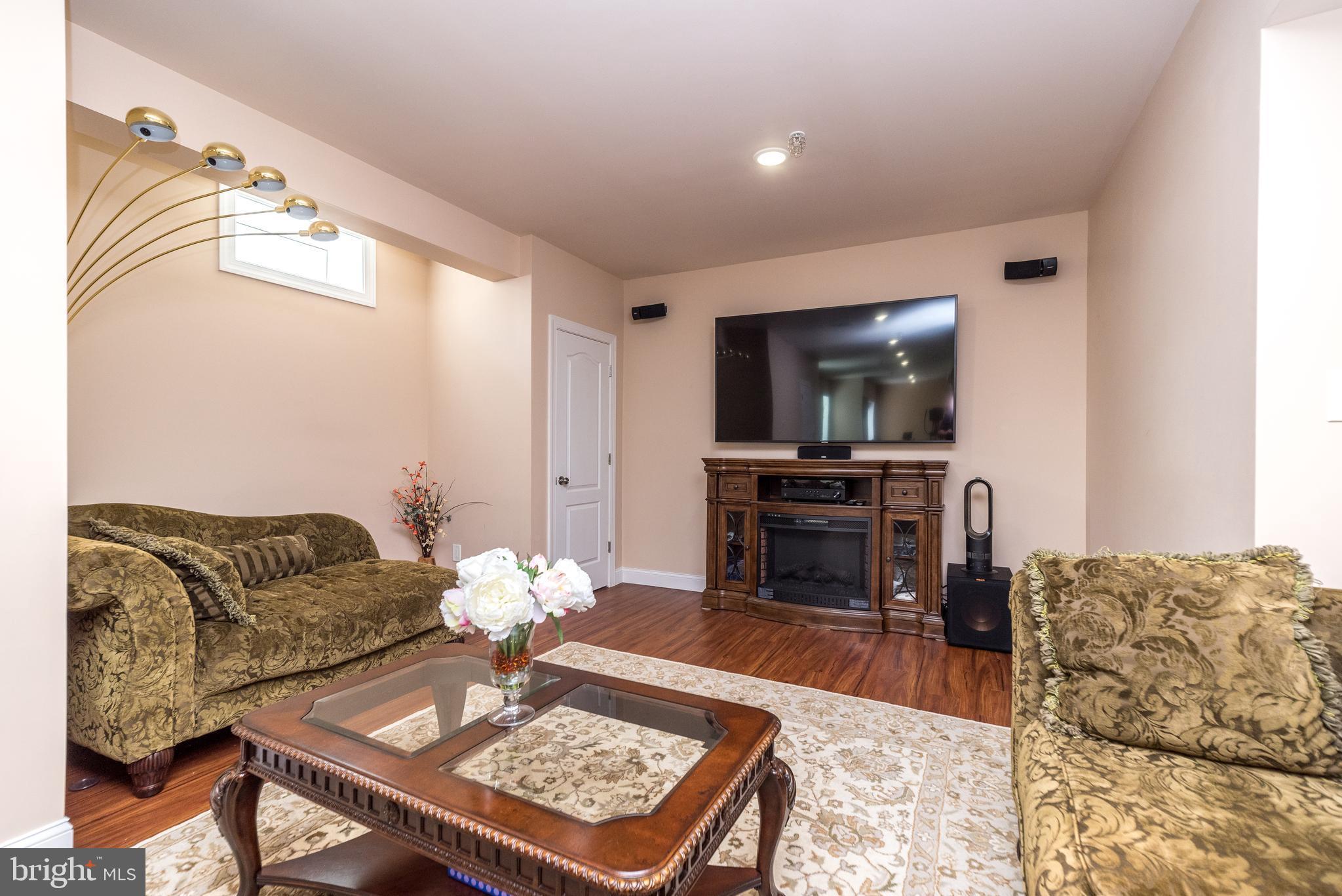 WARRINGTON GLEN - Residential