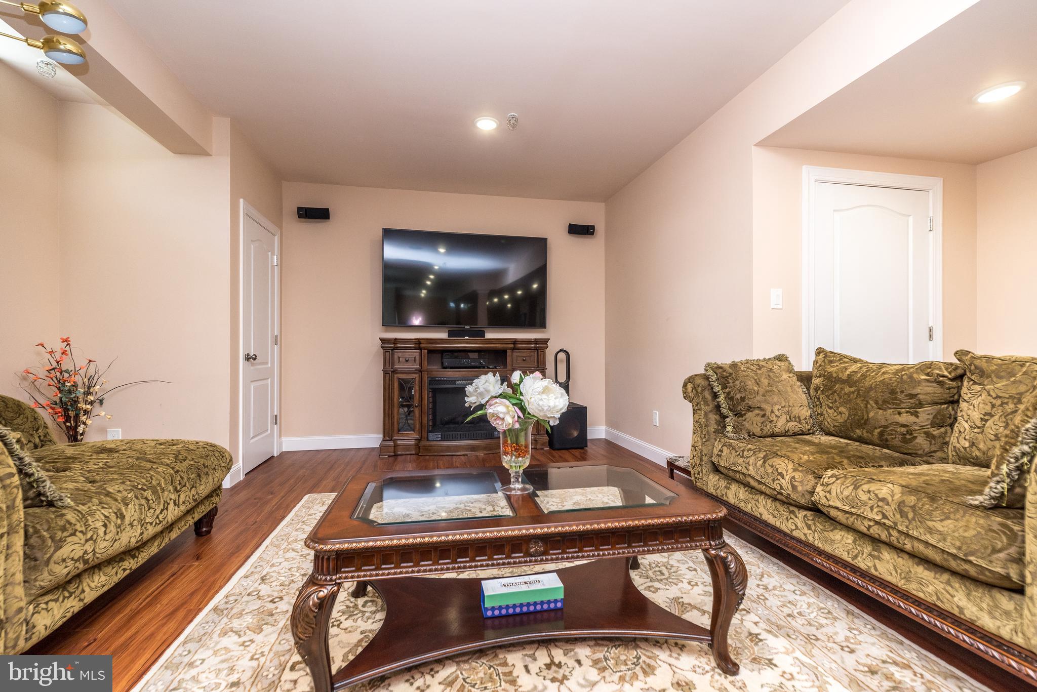 WARRINGTON GLEN - Residential