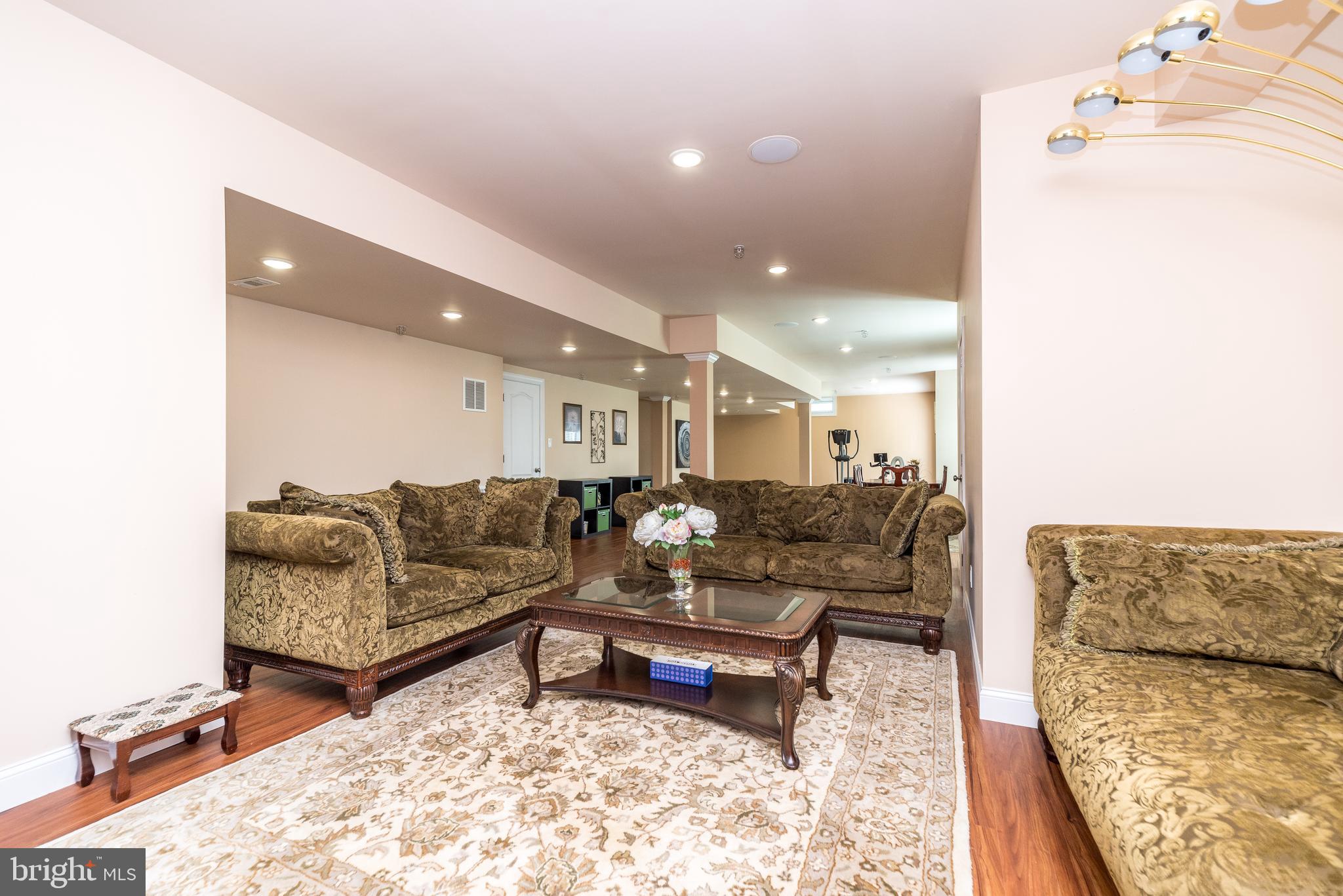 WARRINGTON GLEN - Residential