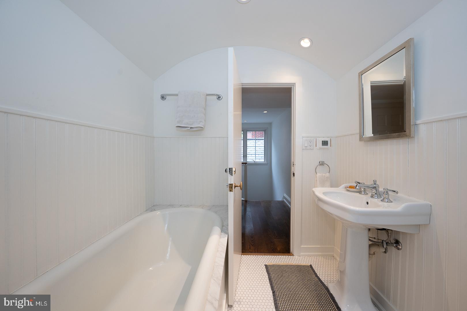 GLADWYNE - Residential