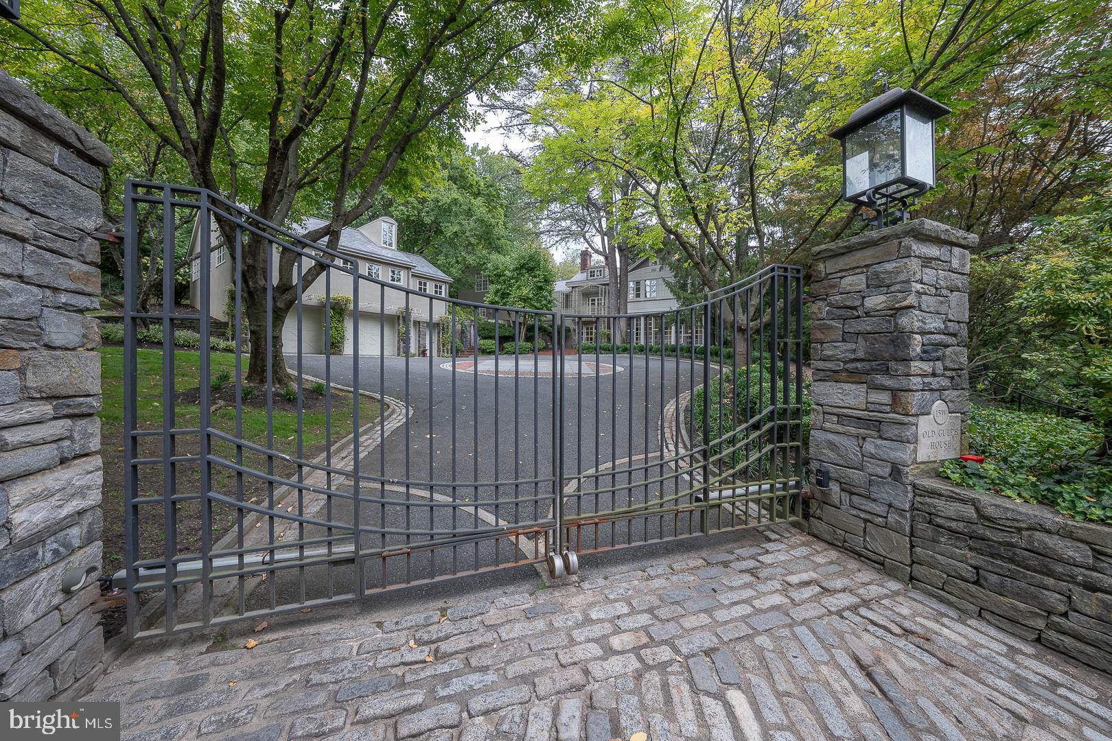 GLADWYNE - Residential