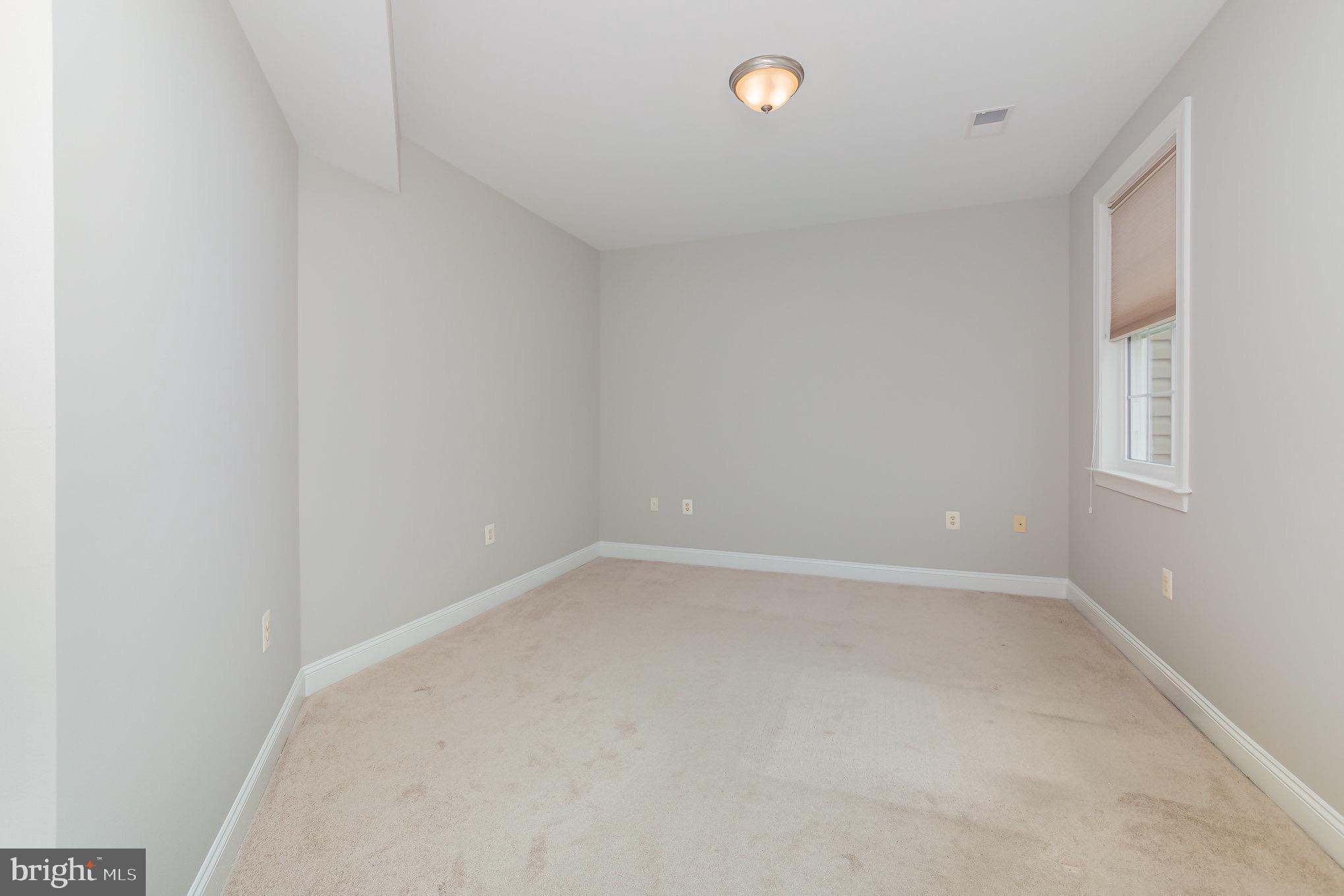 MACPHAIL WOODS - Residential