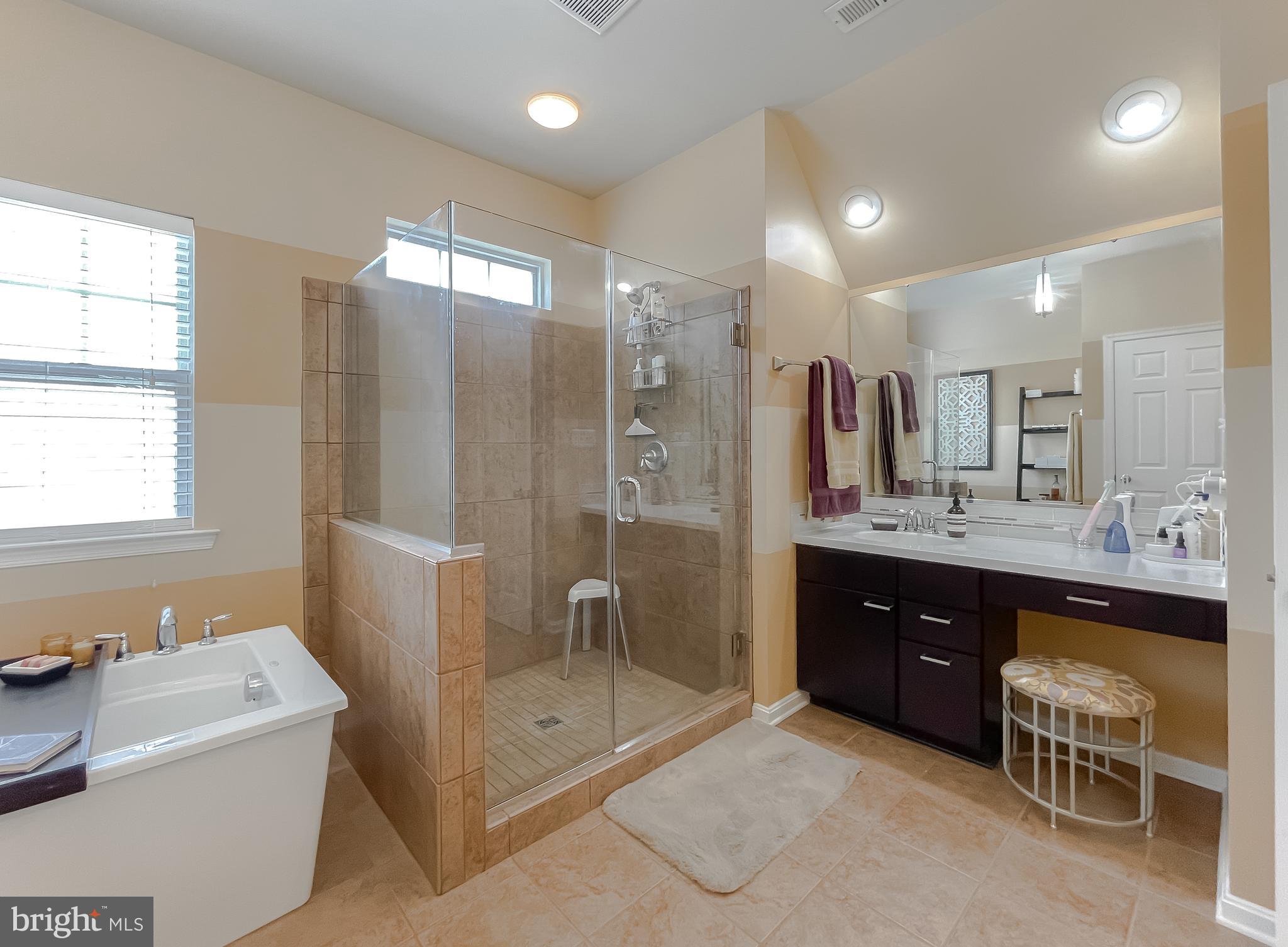 ELIZABETH HILLS - Residential