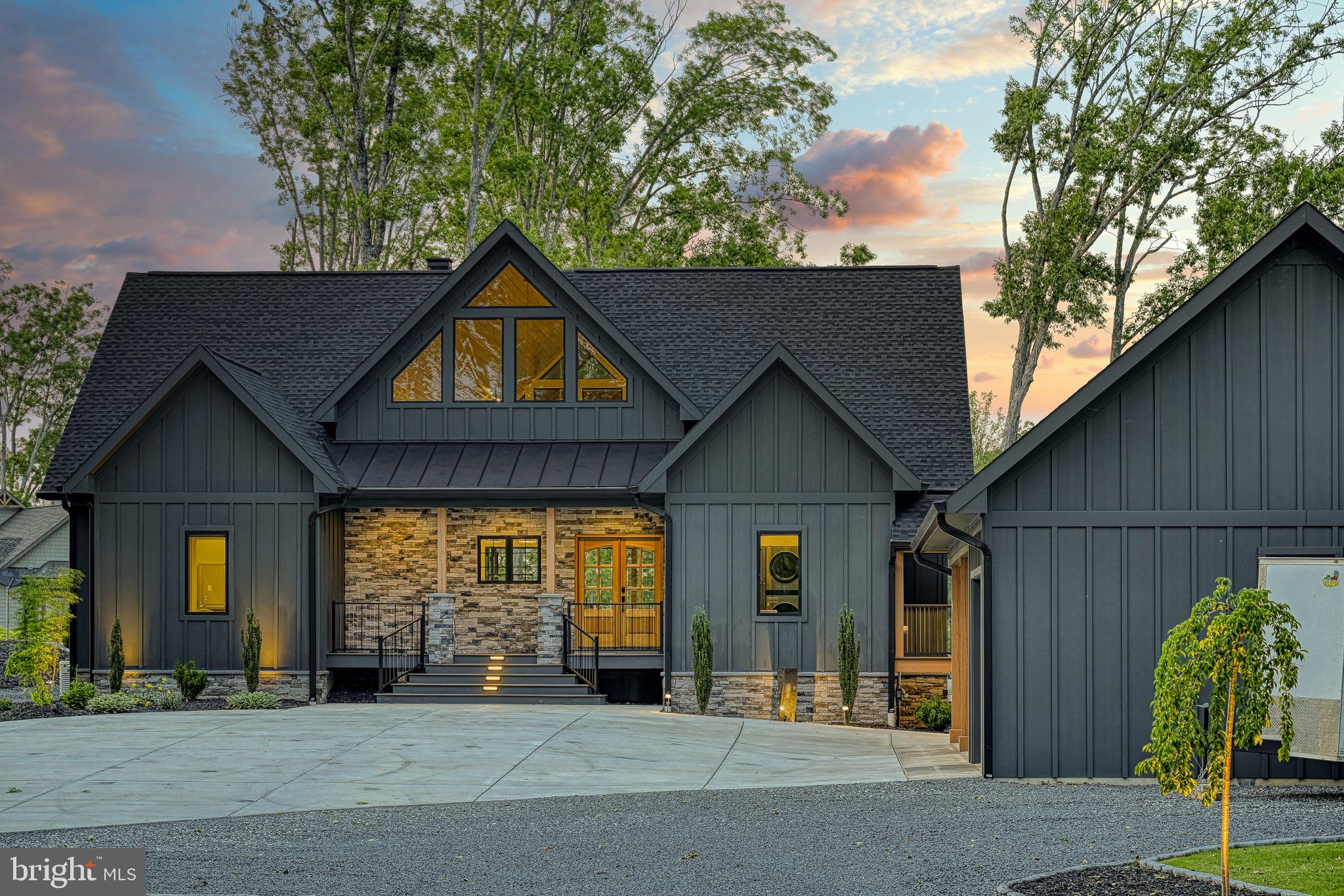 LIGHTHOUSE POINT - Residential
