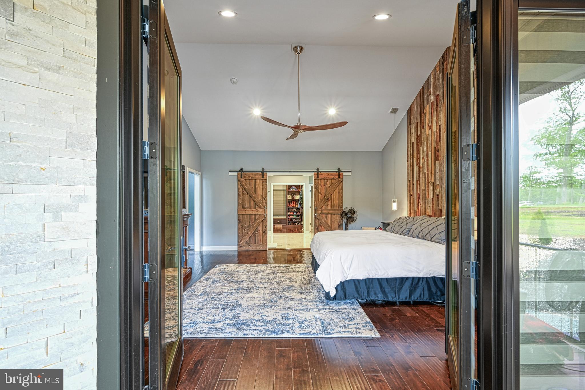 LIGHTHOUSE POINT - Residential