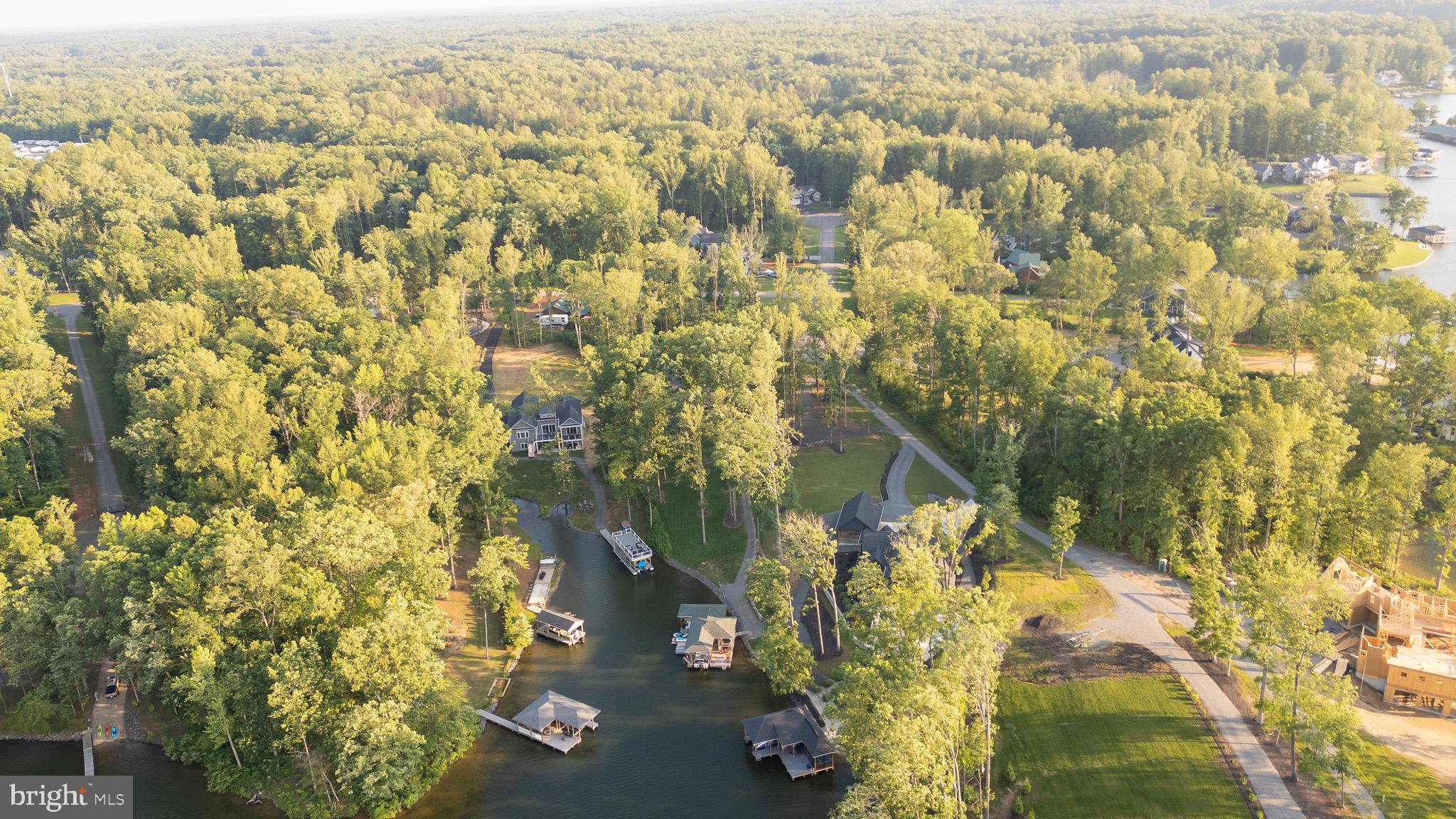 LIGHTHOUSE POINT - Residential