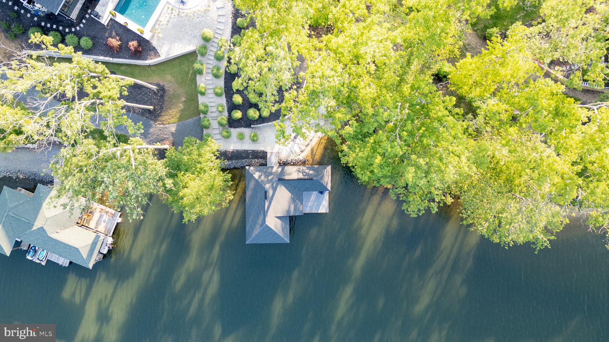 LIGHTHOUSE POINT - Residential