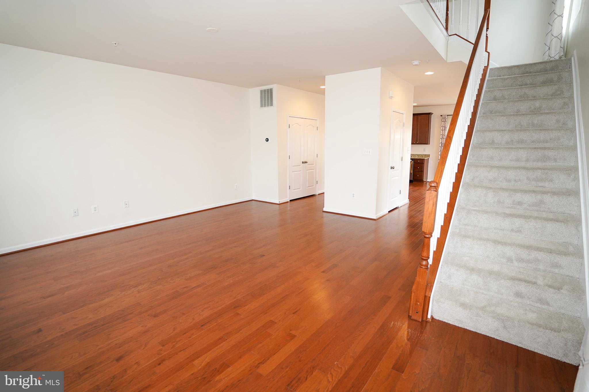 BLUE STREAM - Residential Lease