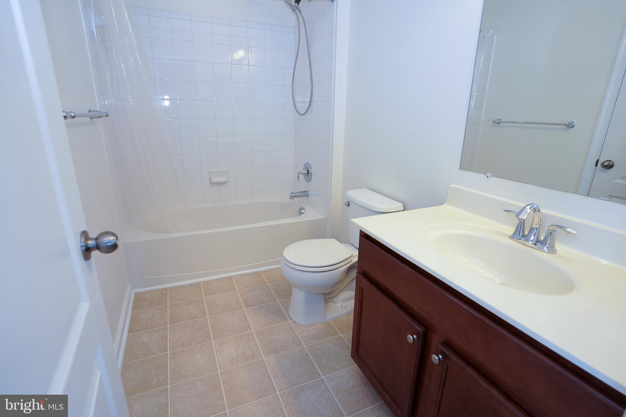 BLUE STREAM - Residential Lease