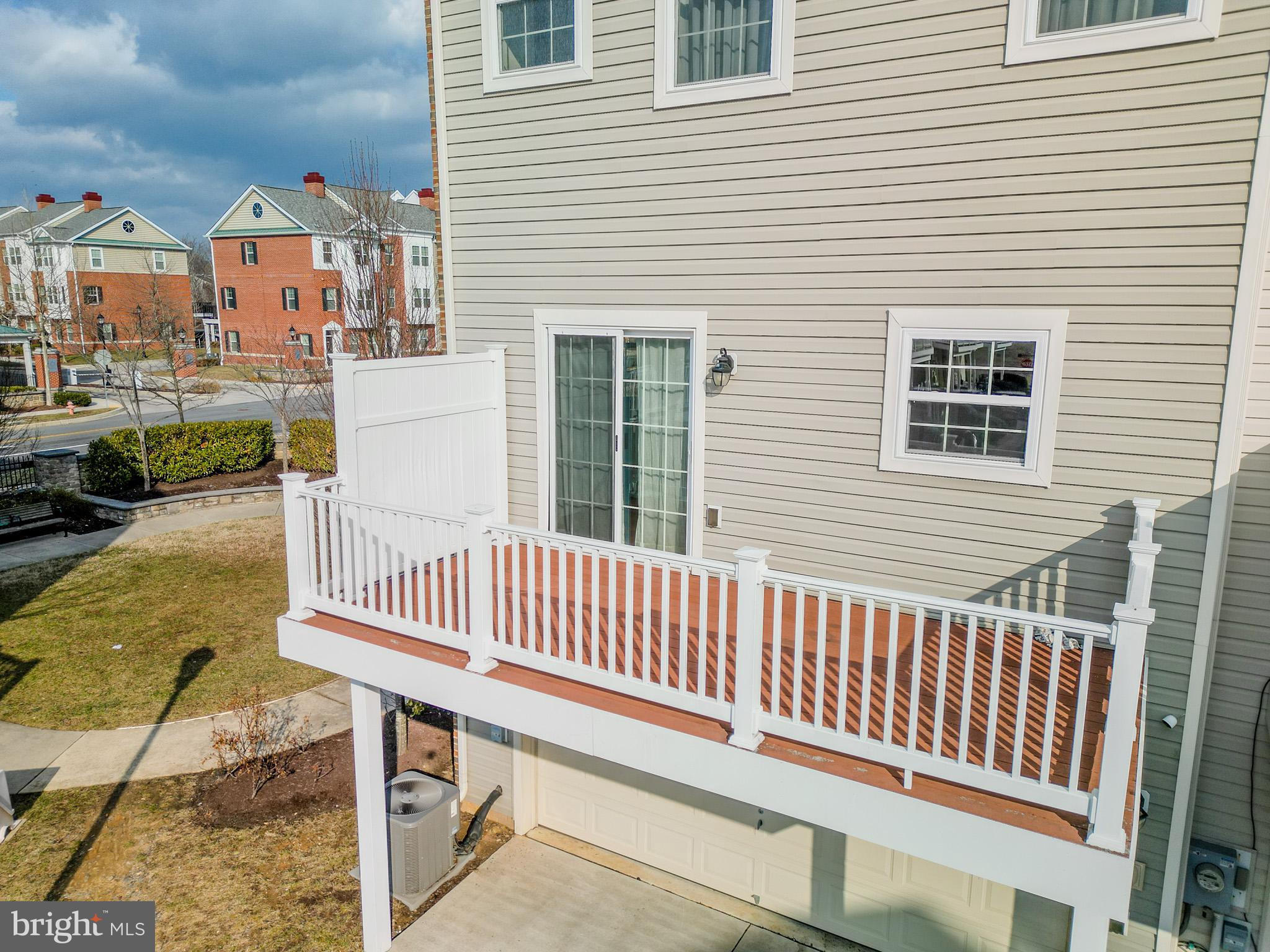 BLUE STREAM - Residential Lease