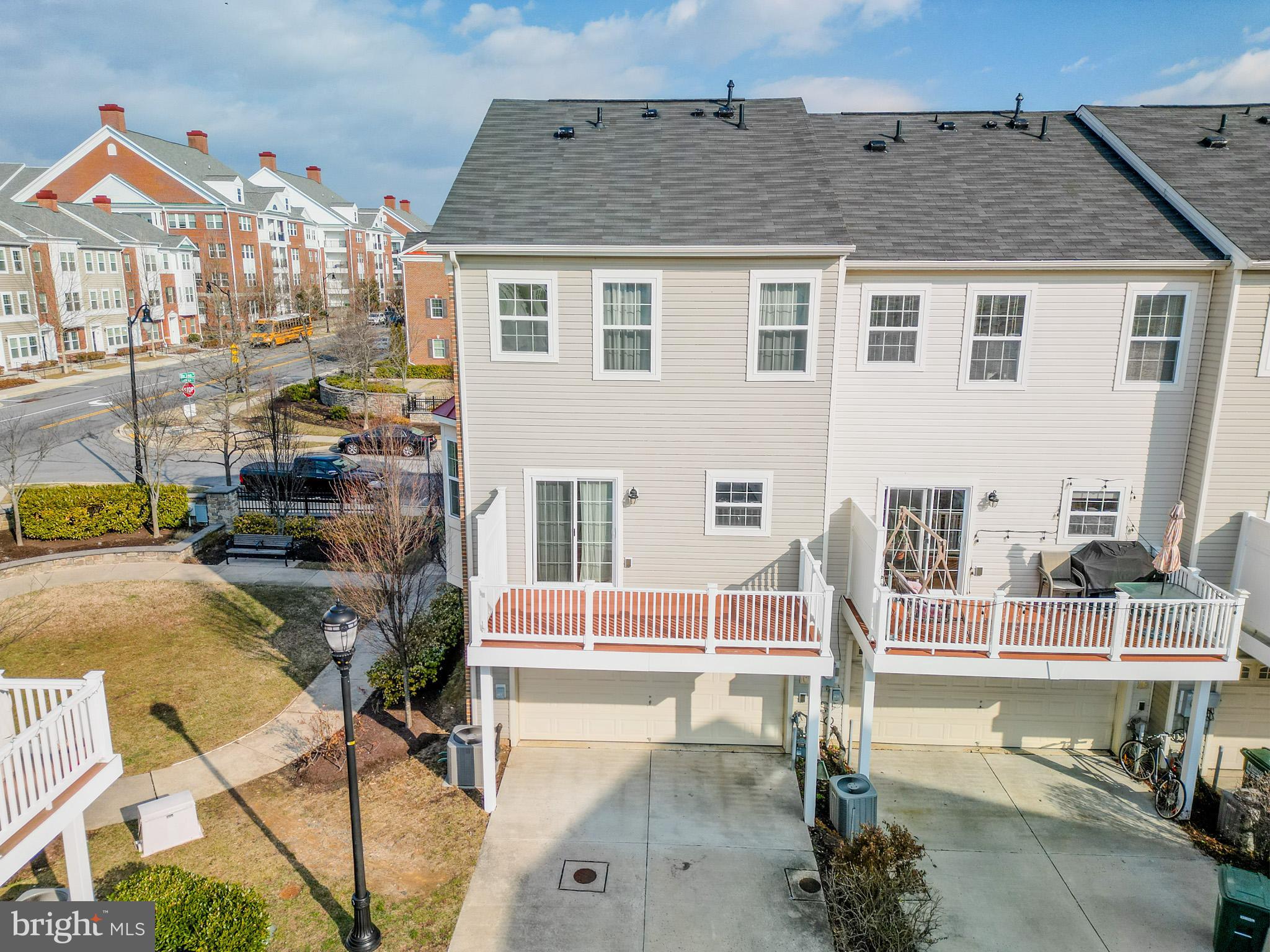 BLUE STREAM - Residential Lease