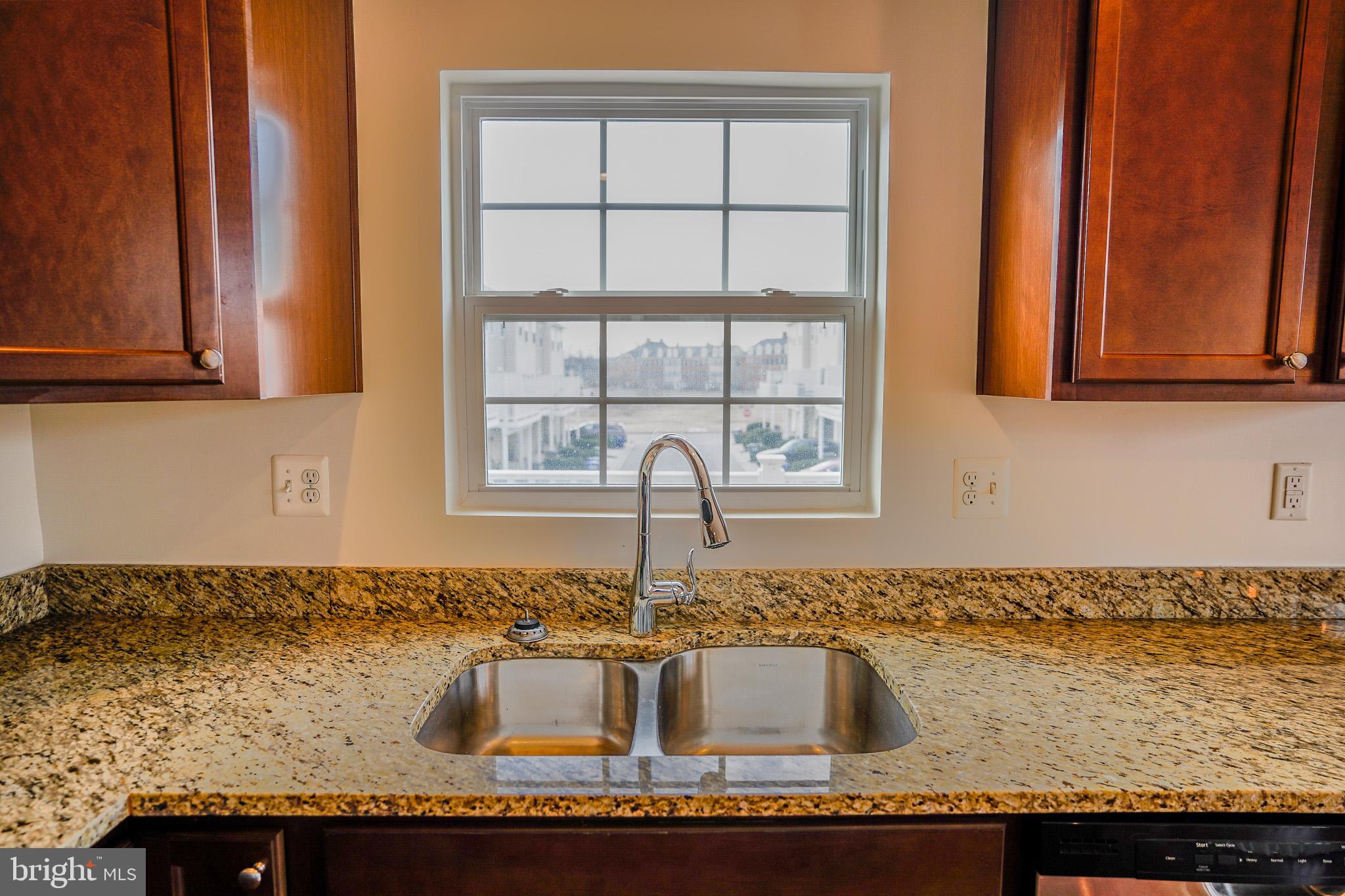 BLUE STREAM - Residential Lease