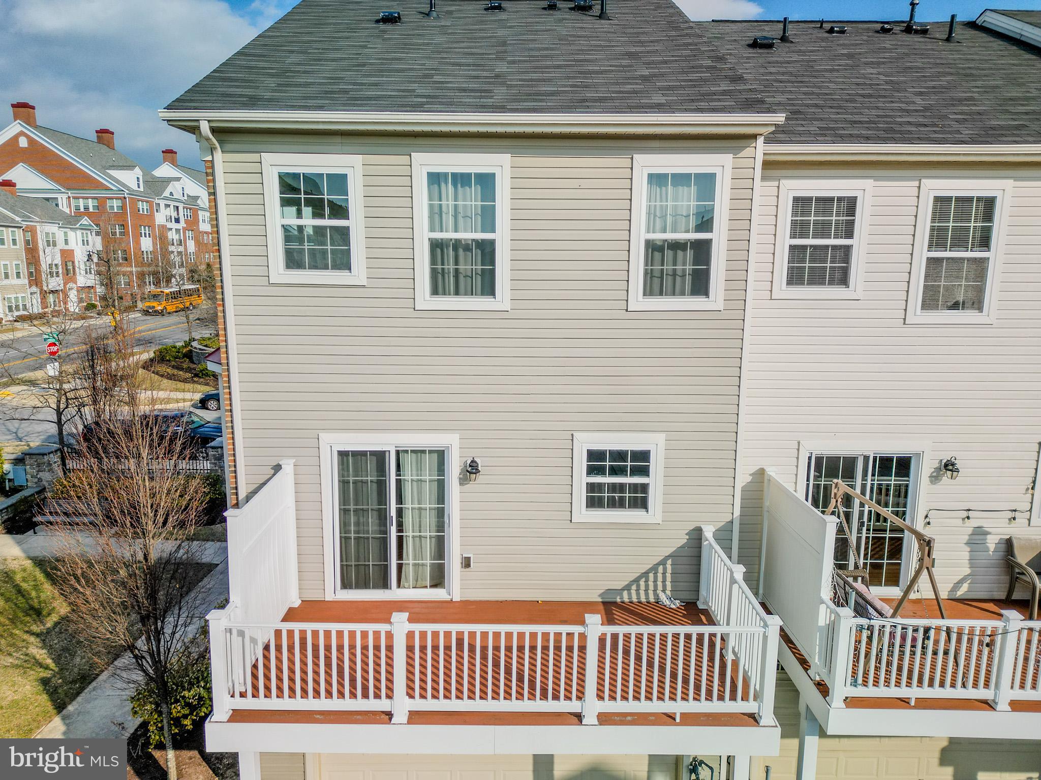 BLUE STREAM - Residential Lease
