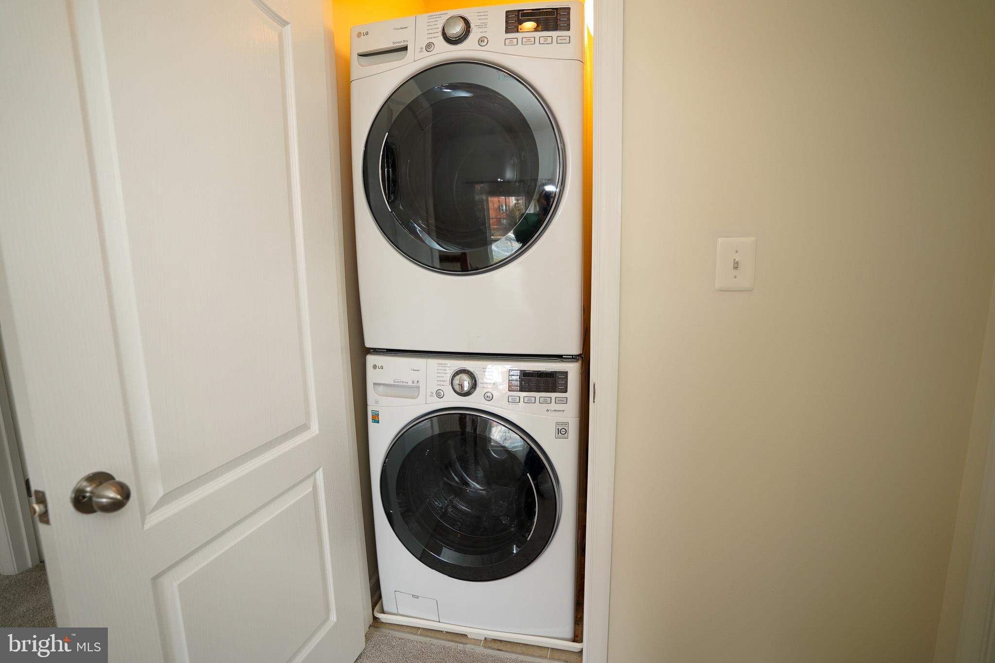 BLUE STREAM - Residential Lease