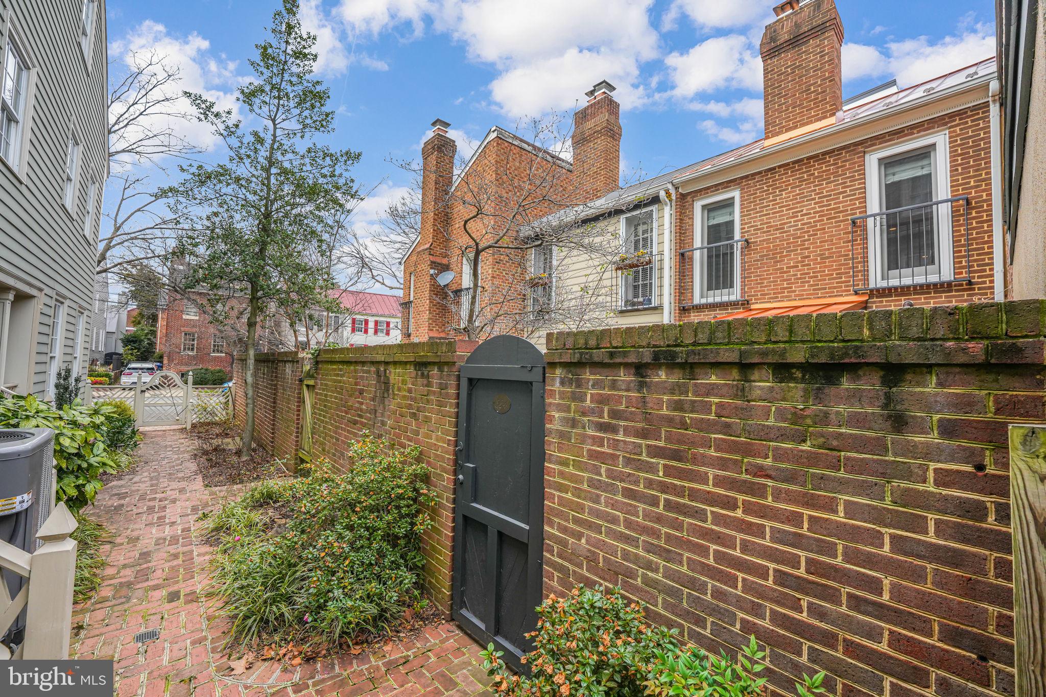 OLD TOWN - Residential