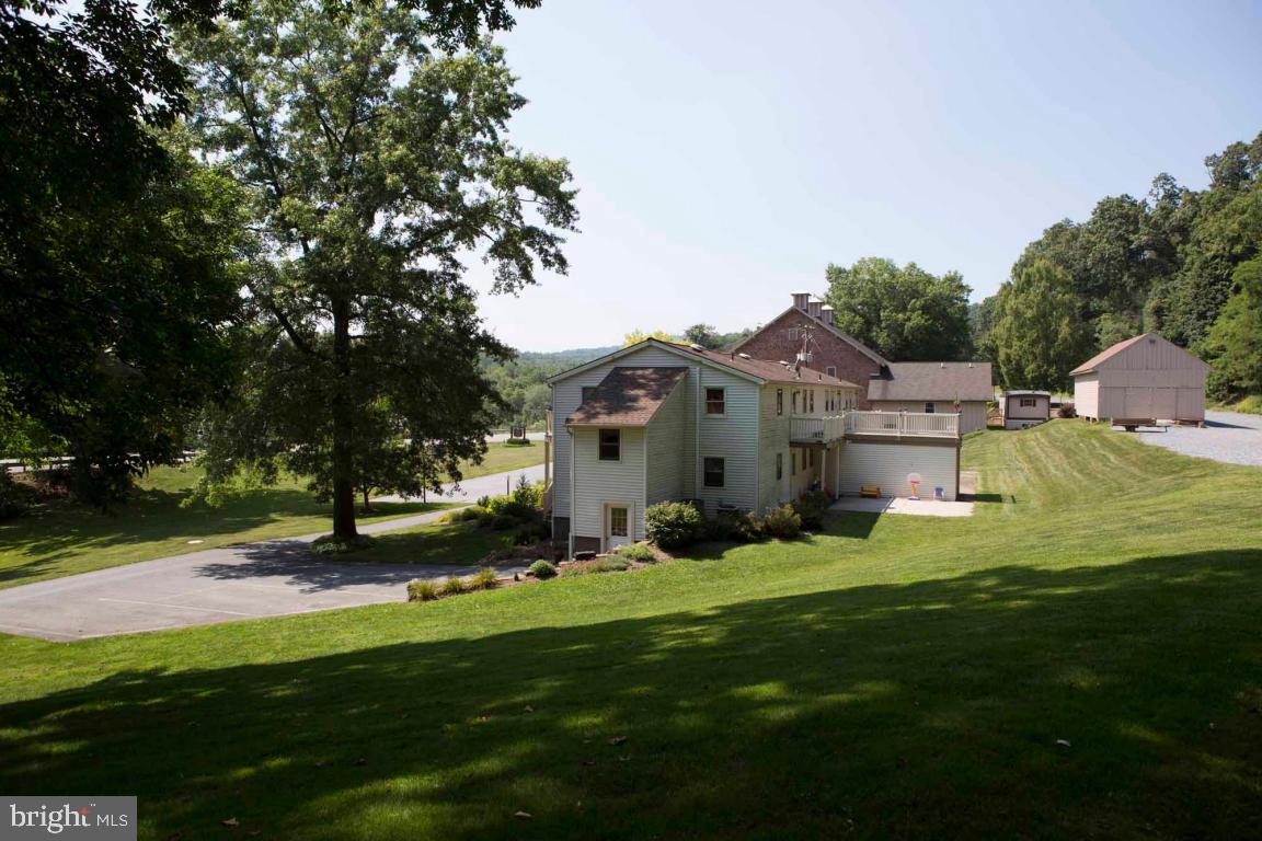 BRICKERVILLE - Residential