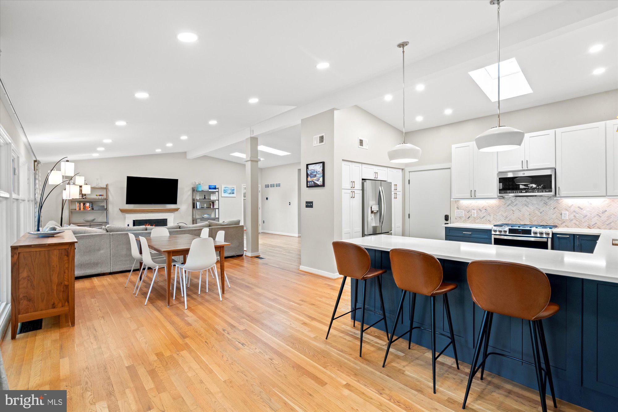 ROLLINGWOOD - Residential