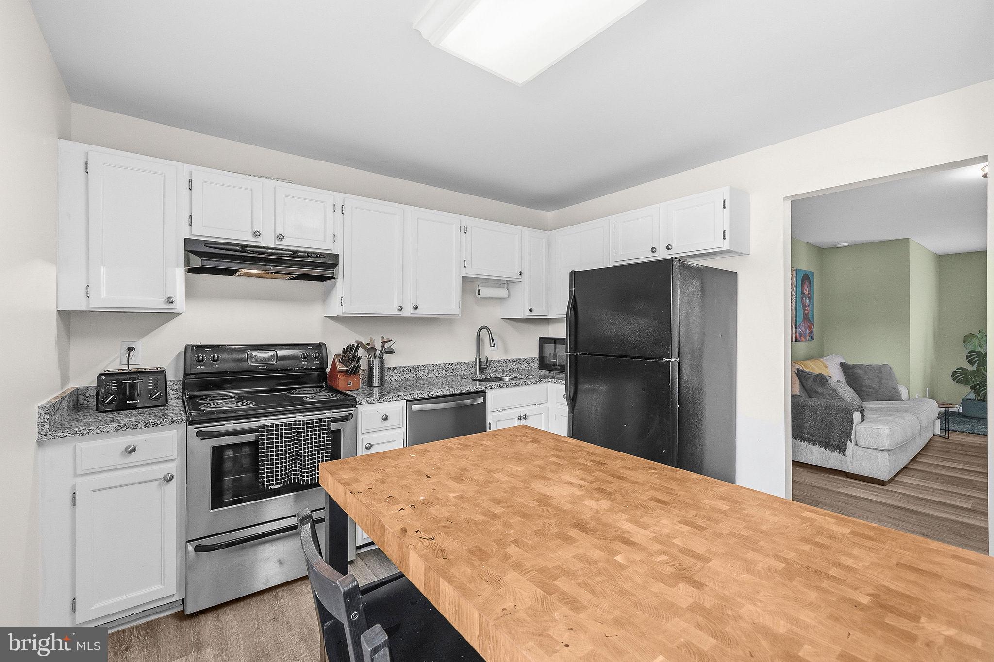 STOCKBRIDGE CONDO - Residential
