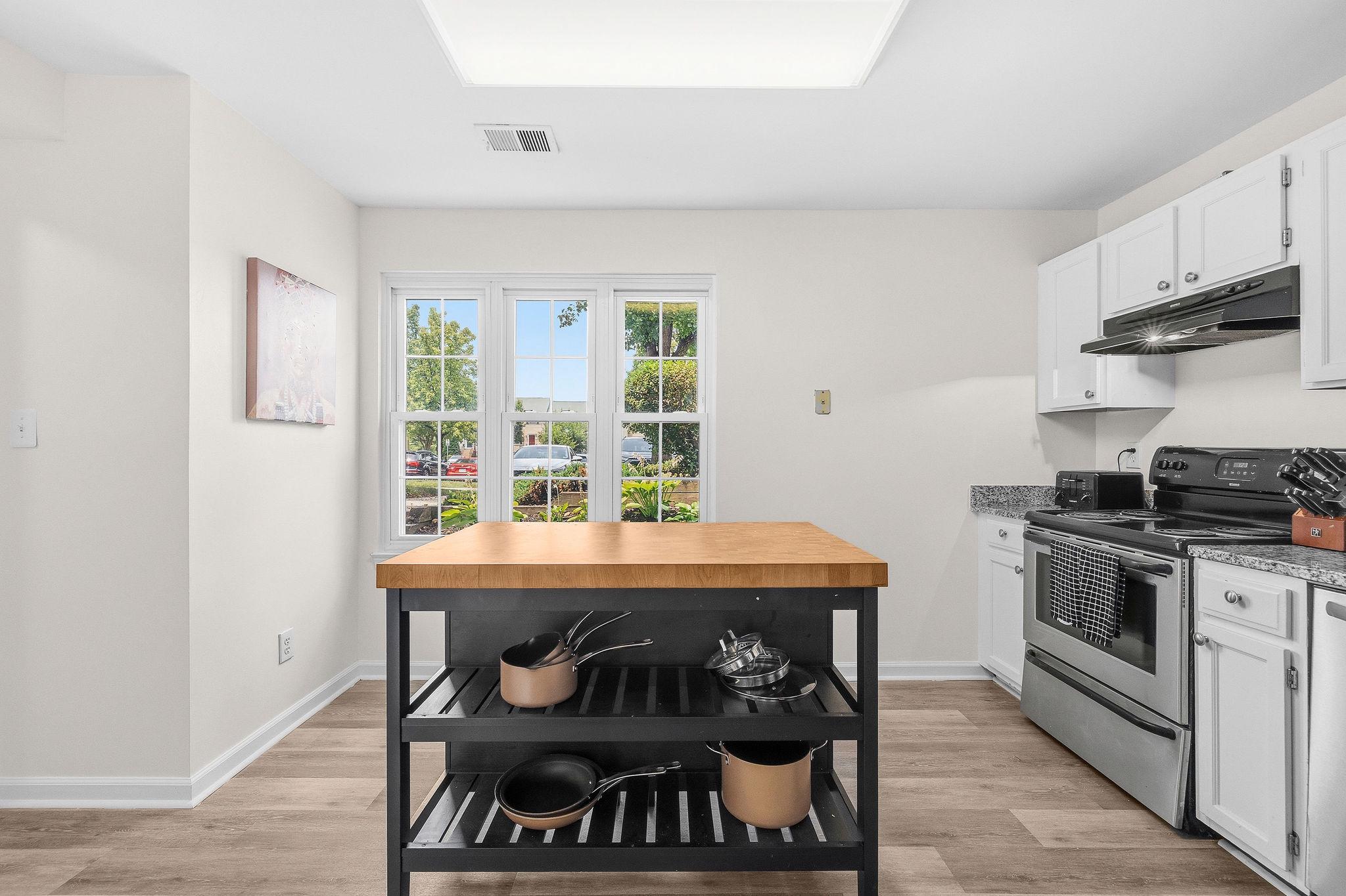 STOCKBRIDGE CONDO - Residential