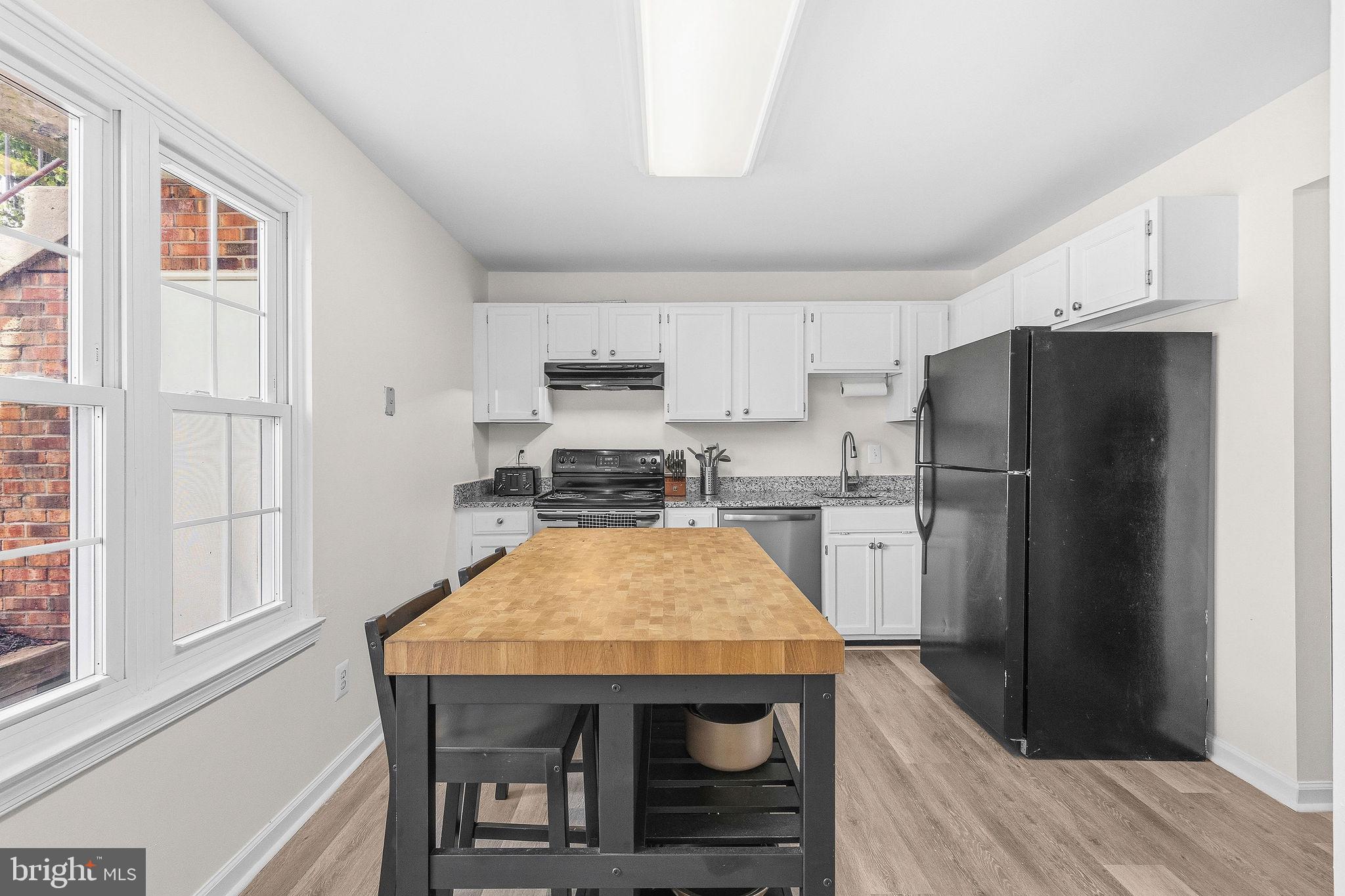 STOCKBRIDGE CONDO - Residential