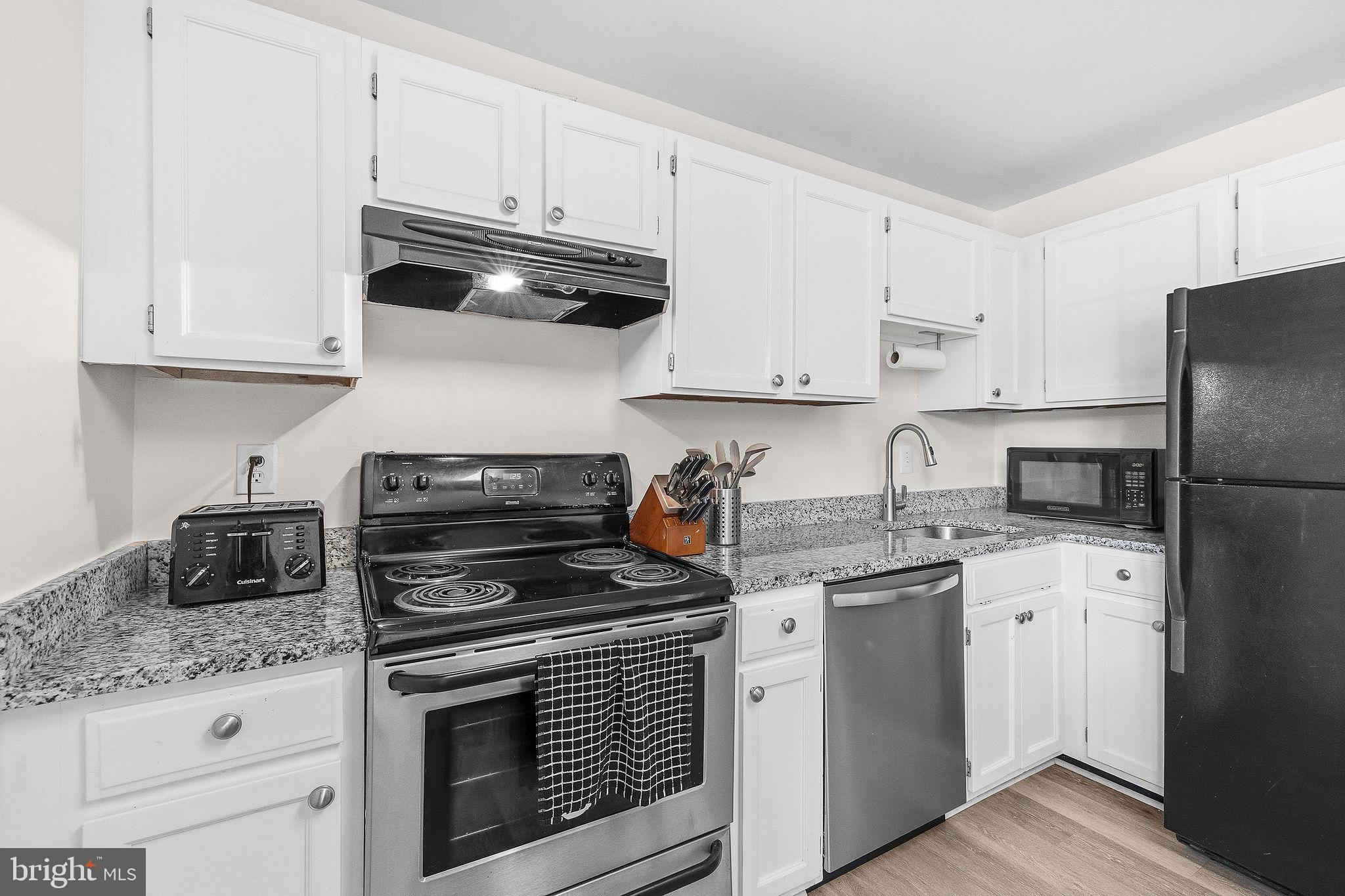 STOCKBRIDGE CONDO - Residential