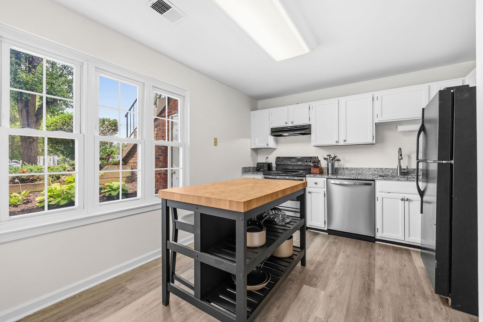 STOCKBRIDGE CONDO - Residential