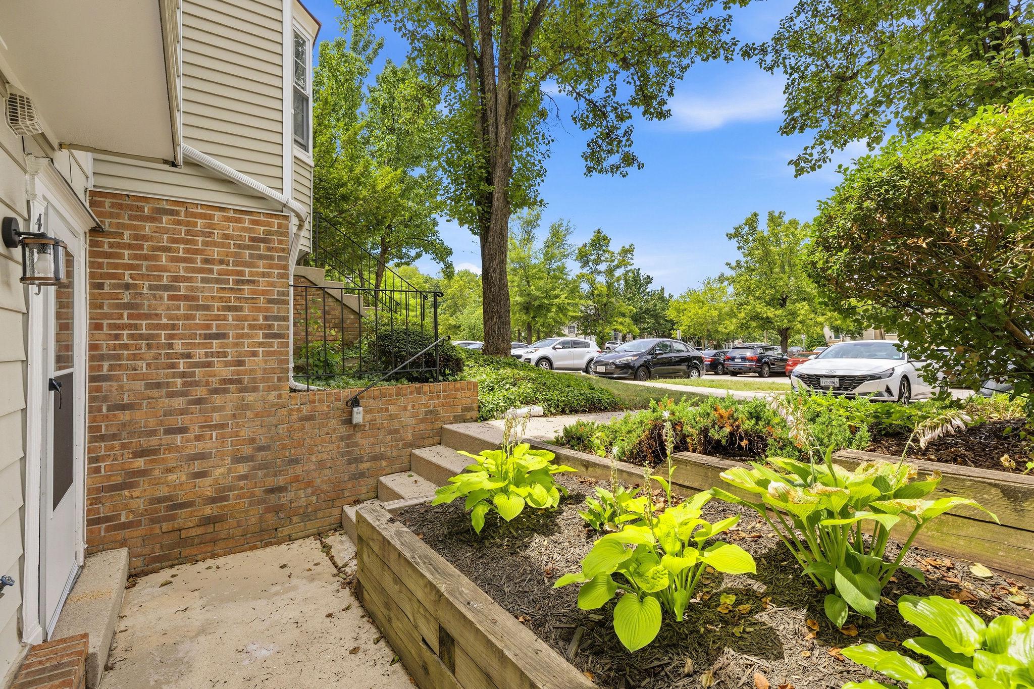 STOCKBRIDGE CONDO - Residential