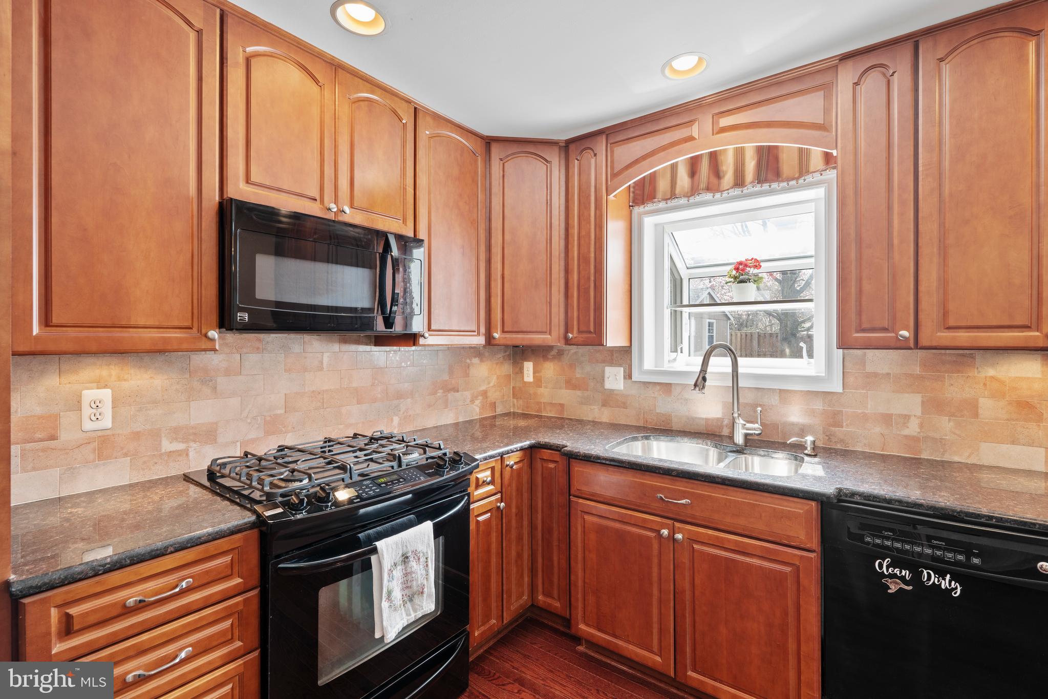 CHANTILLY HIGHLANDS - Residential