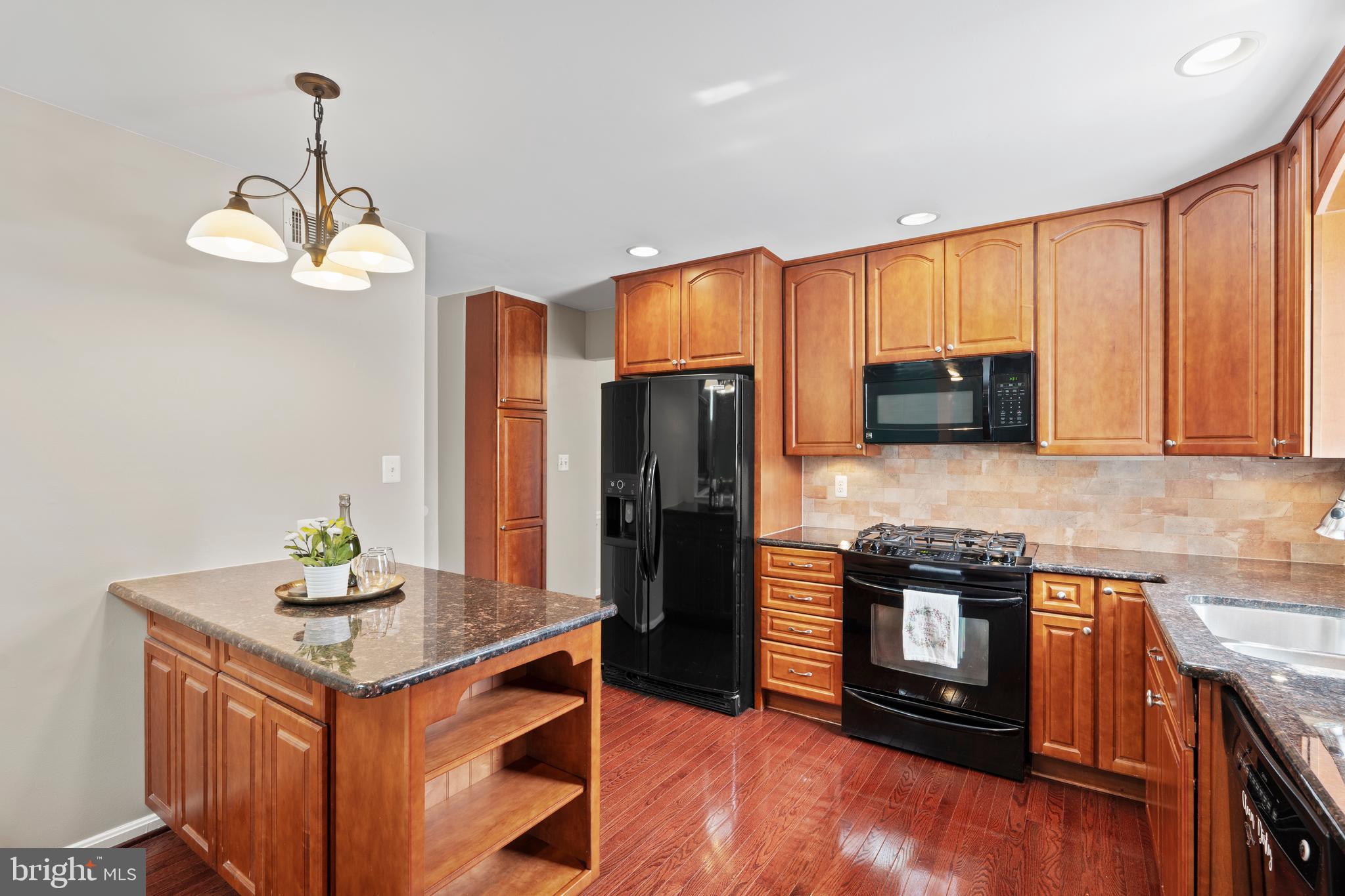 CHANTILLY HIGHLANDS - Residential