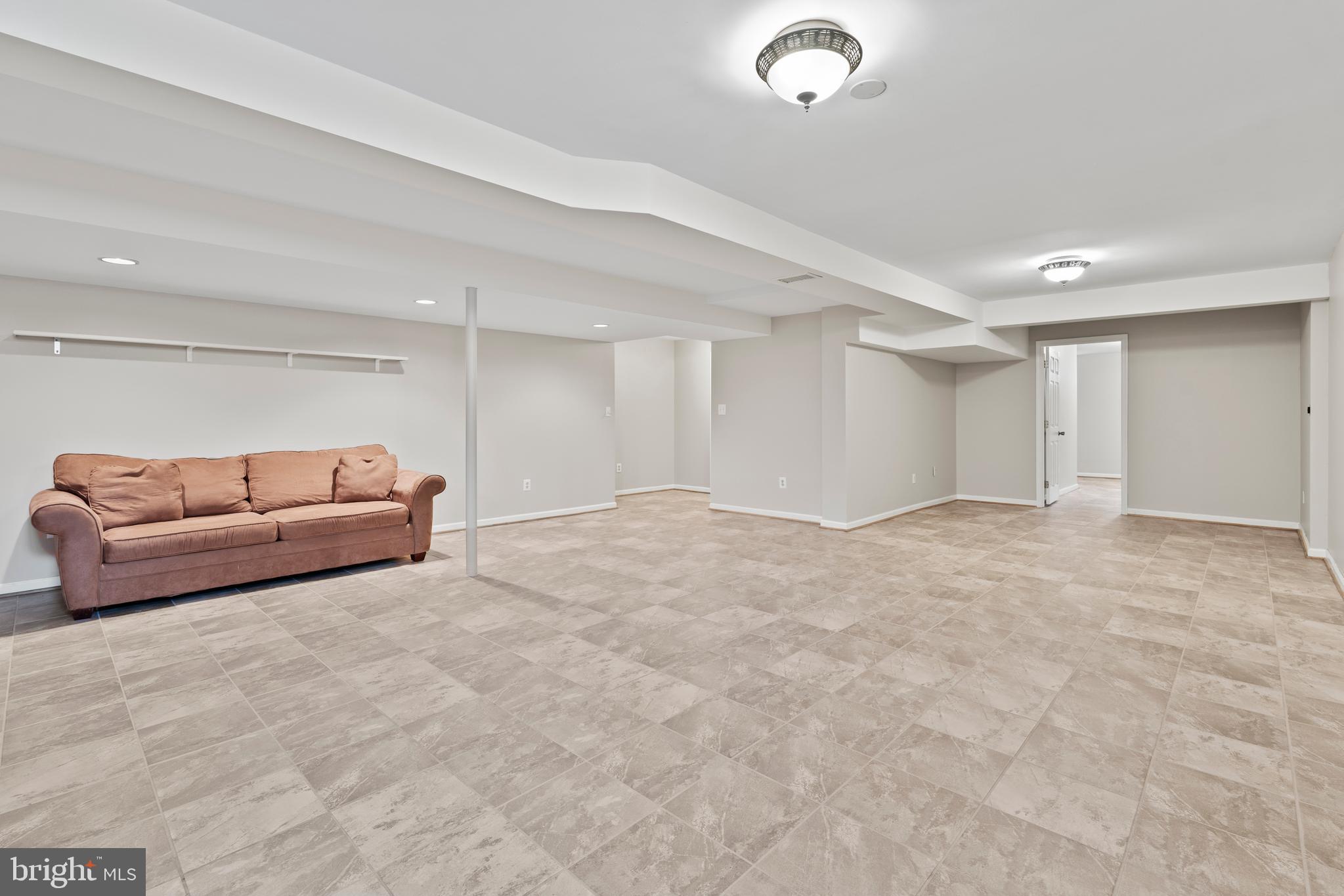 CHANTILLY HIGHLANDS - Residential