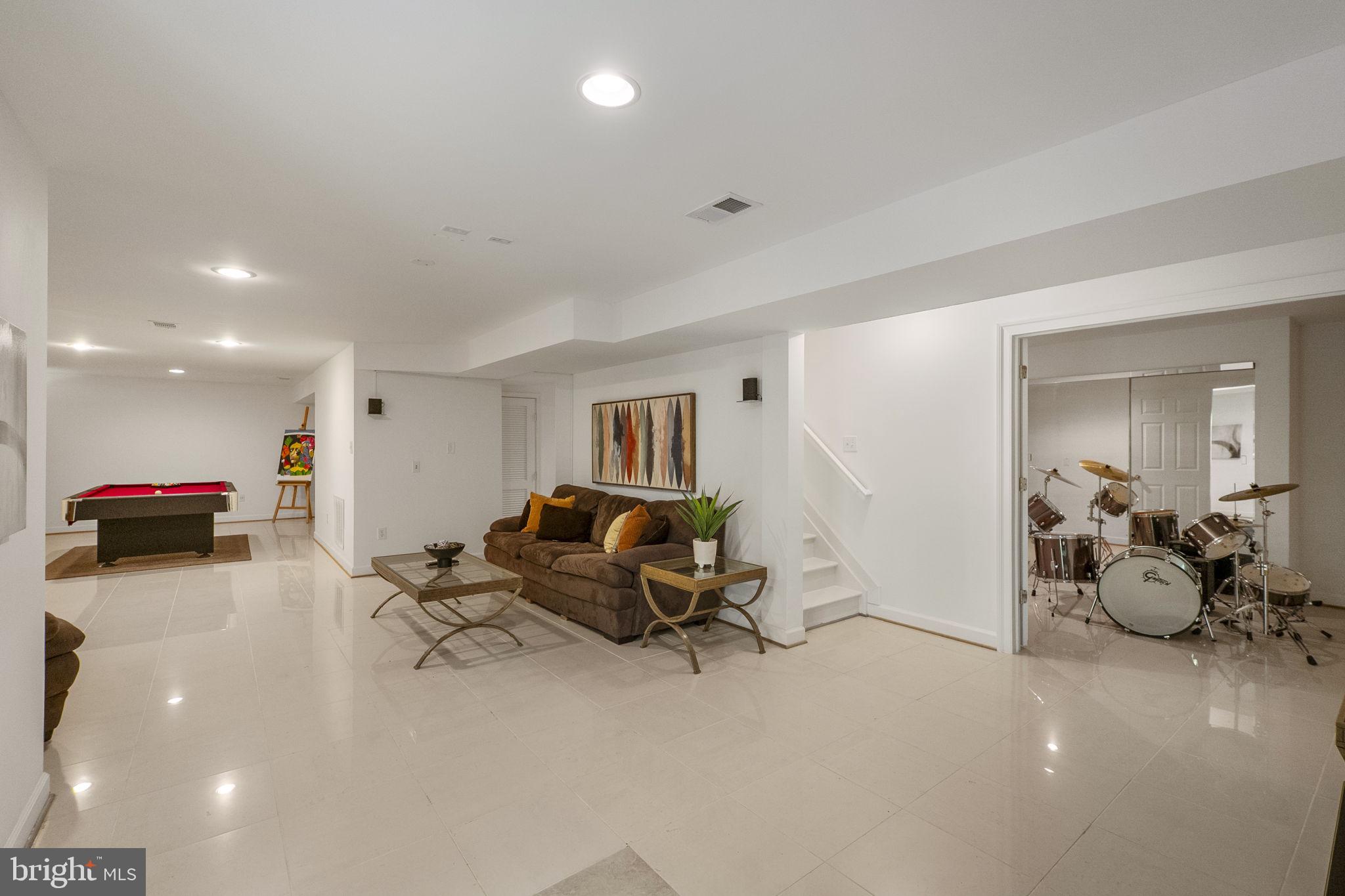 SENECA PARK NORTH - Residential