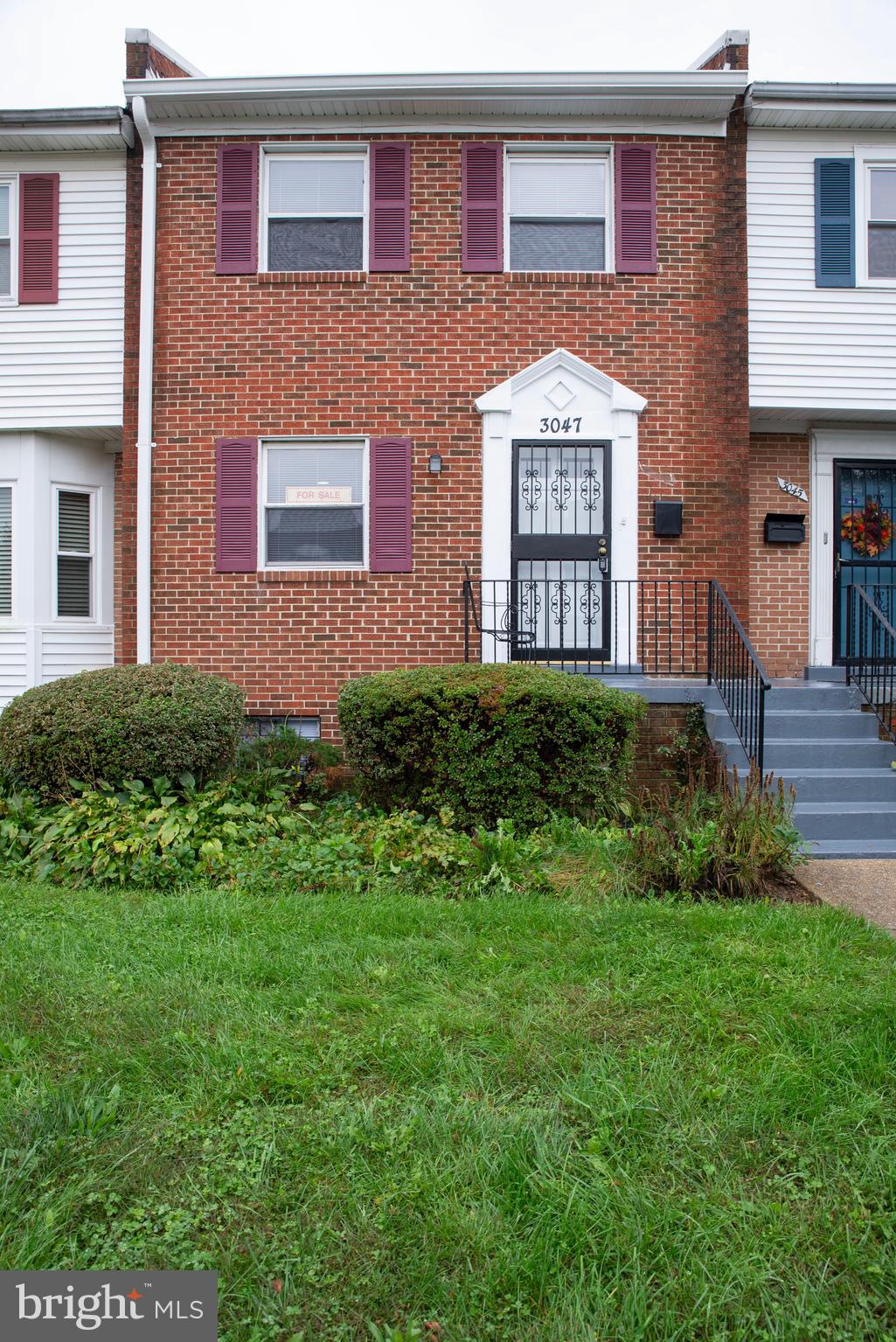 MONIKA COURTS CONDO - Residential