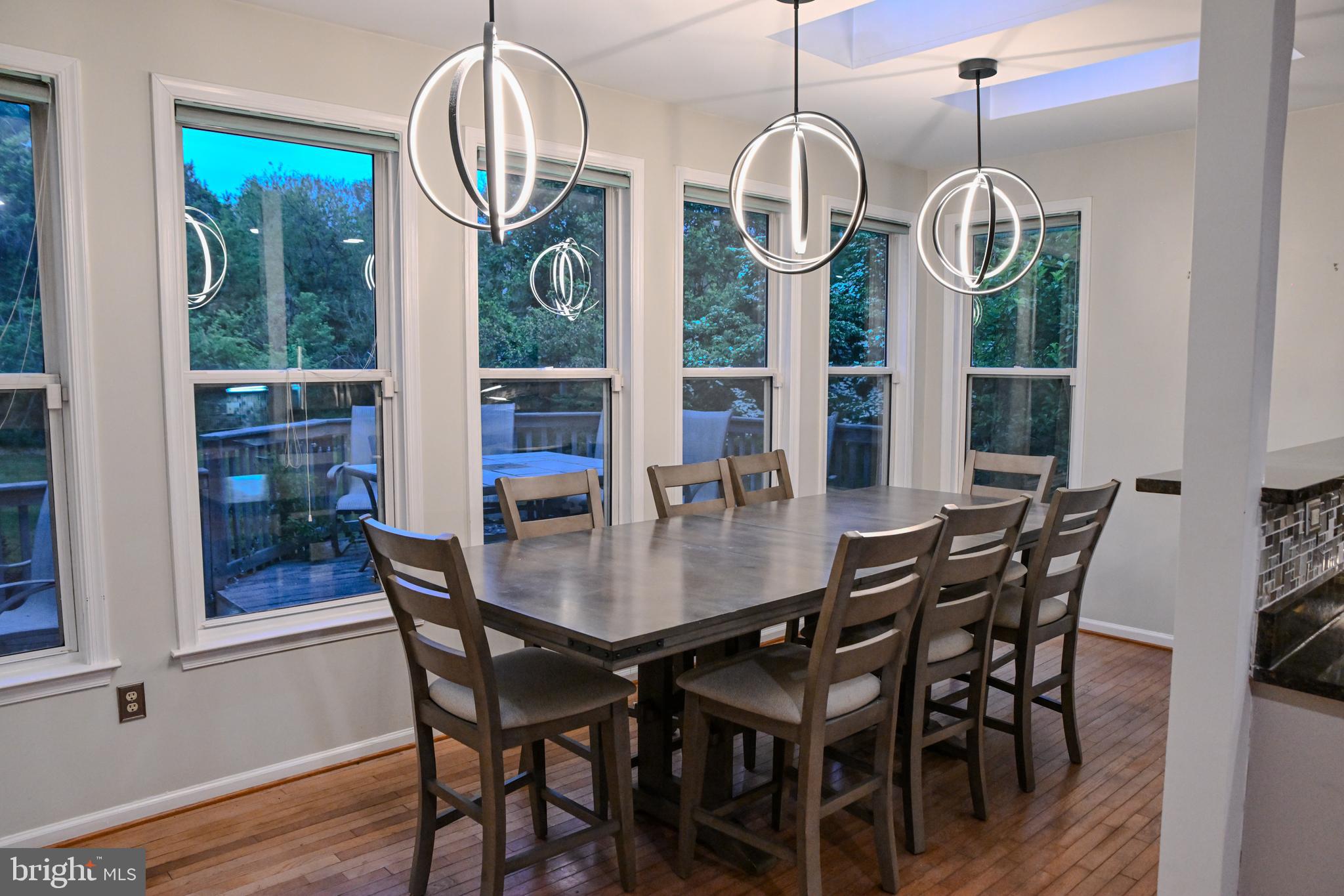 TWELVE OAKS - Residential