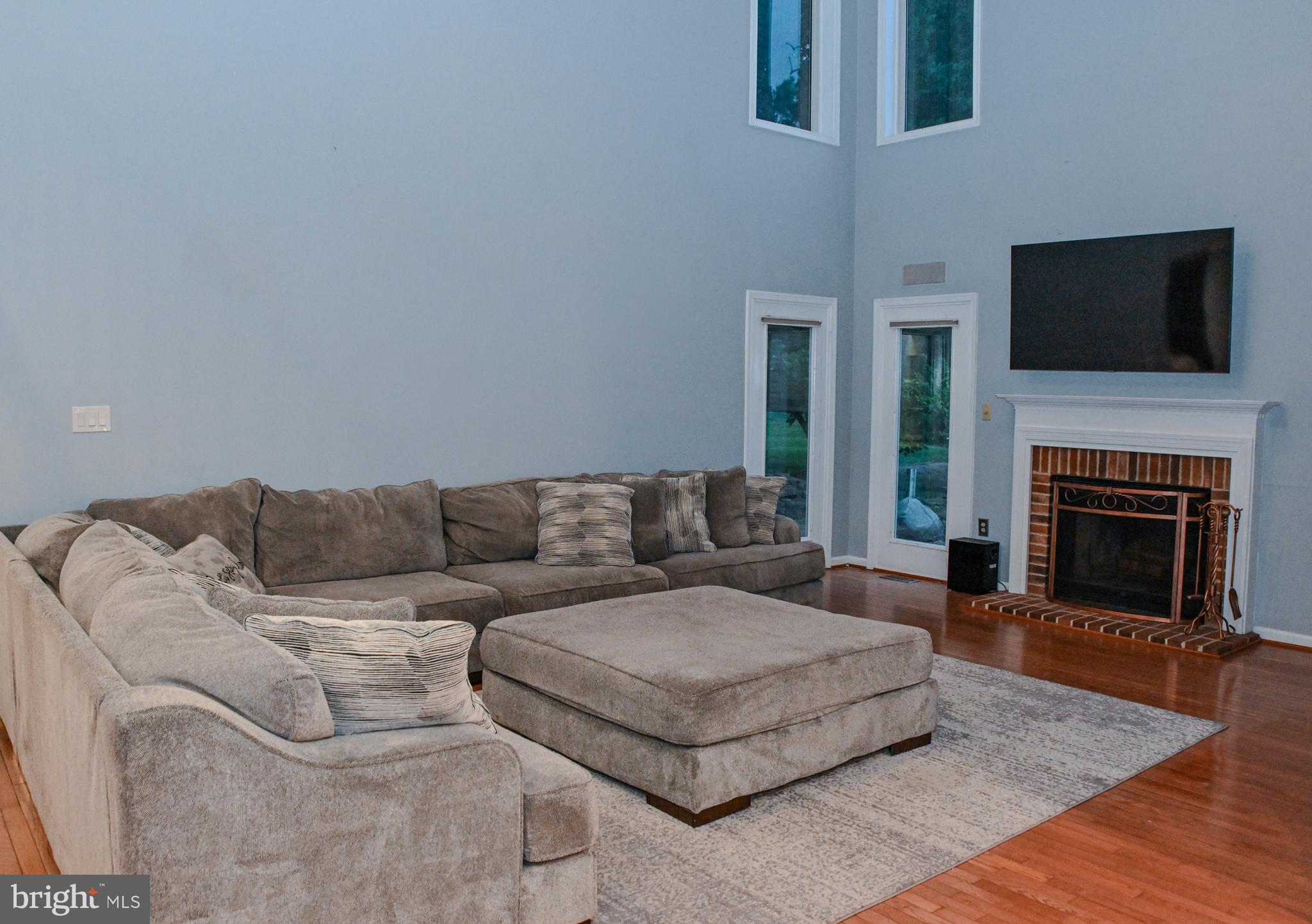 TWELVE OAKS - Residential