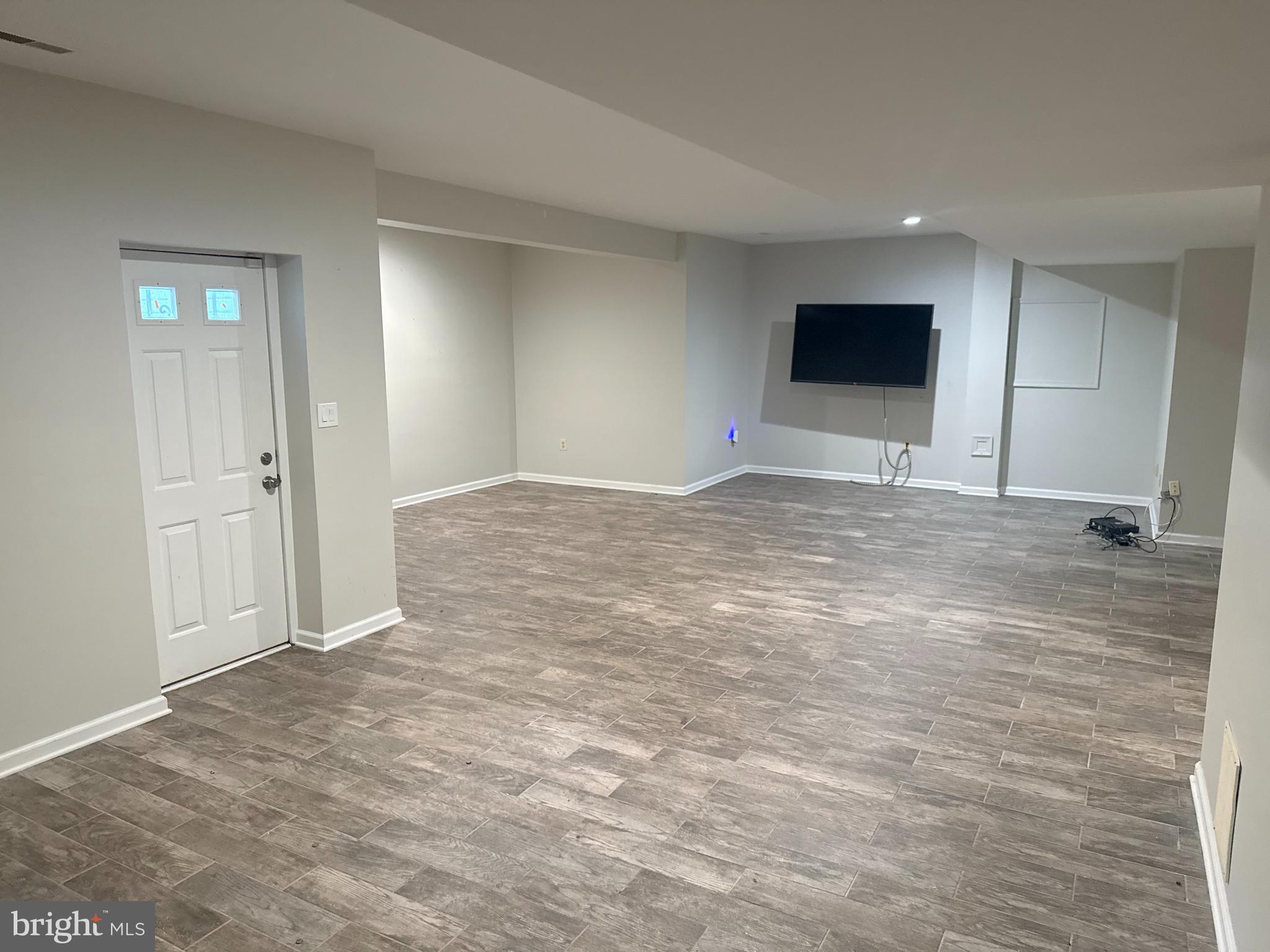 TWELVE OAKS - Residential