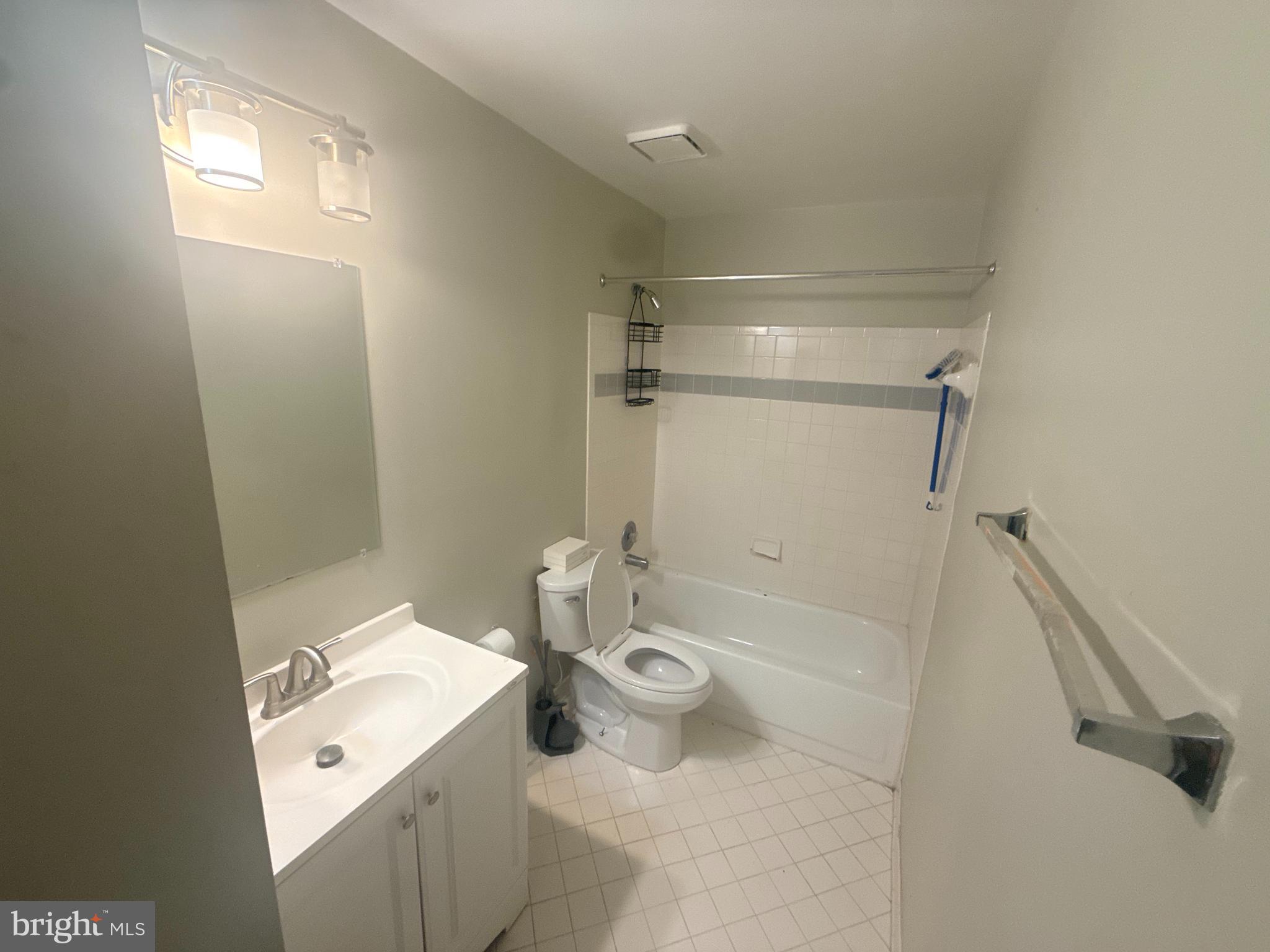 TWELVE OAKS - Residential