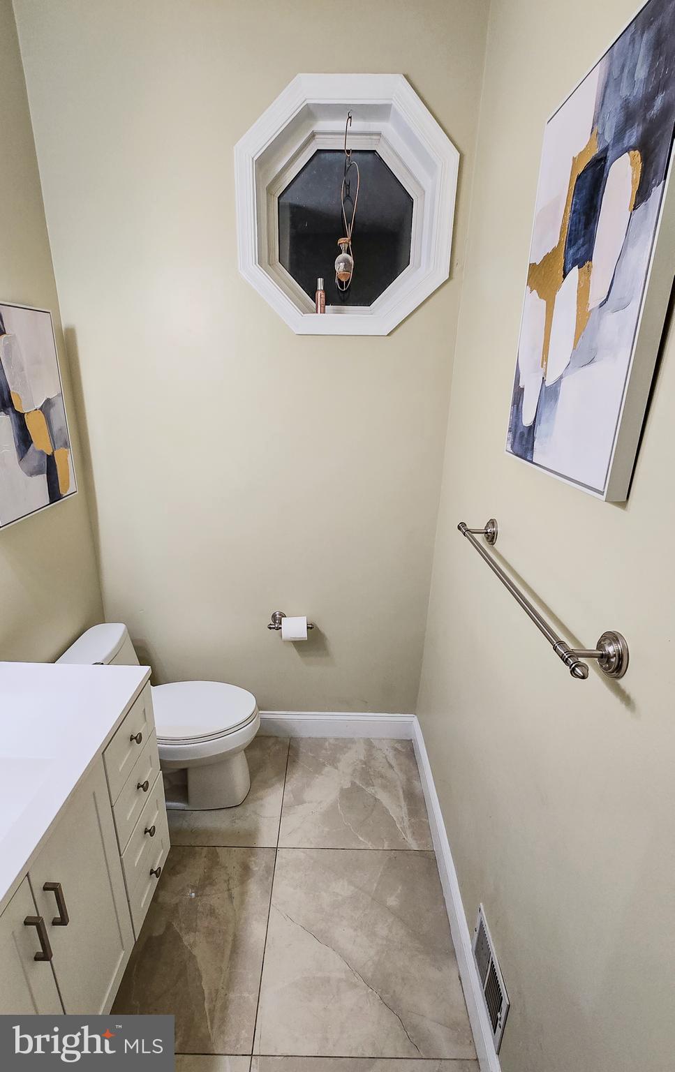 TWELVE OAKS - Residential