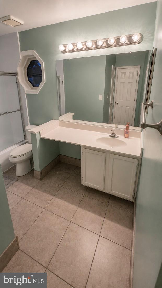 TWELVE OAKS - Residential