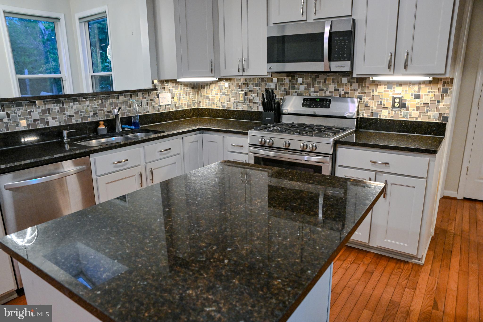 TWELVE OAKS - Residential