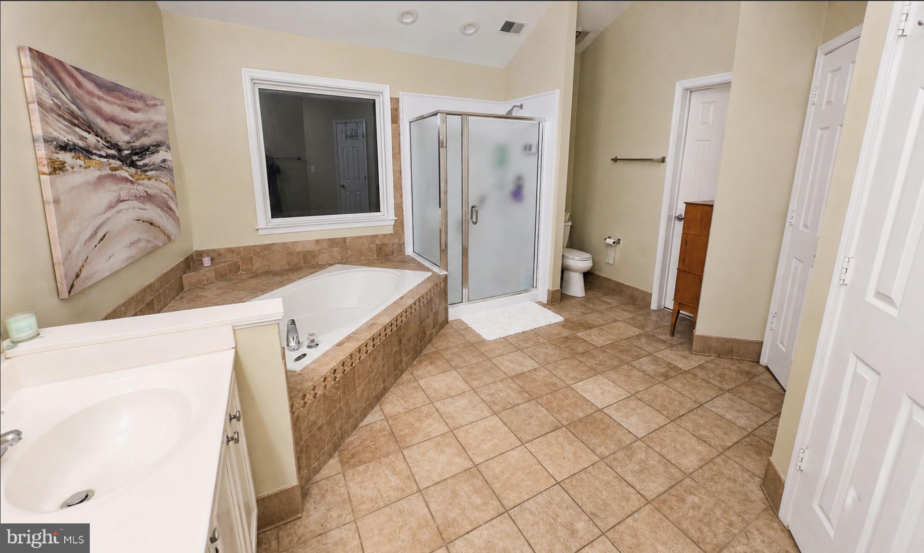 TWELVE OAKS - Residential