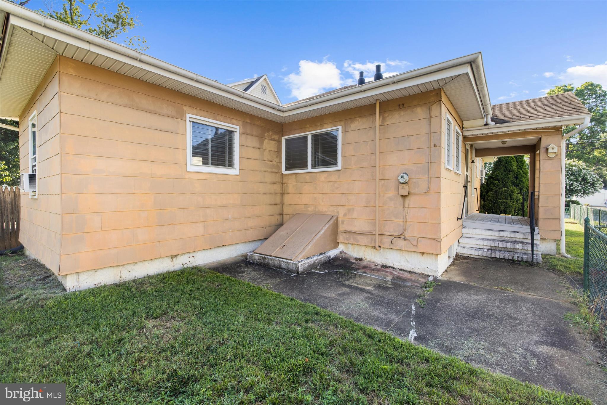 WEST ANNAPOLIS - Residential