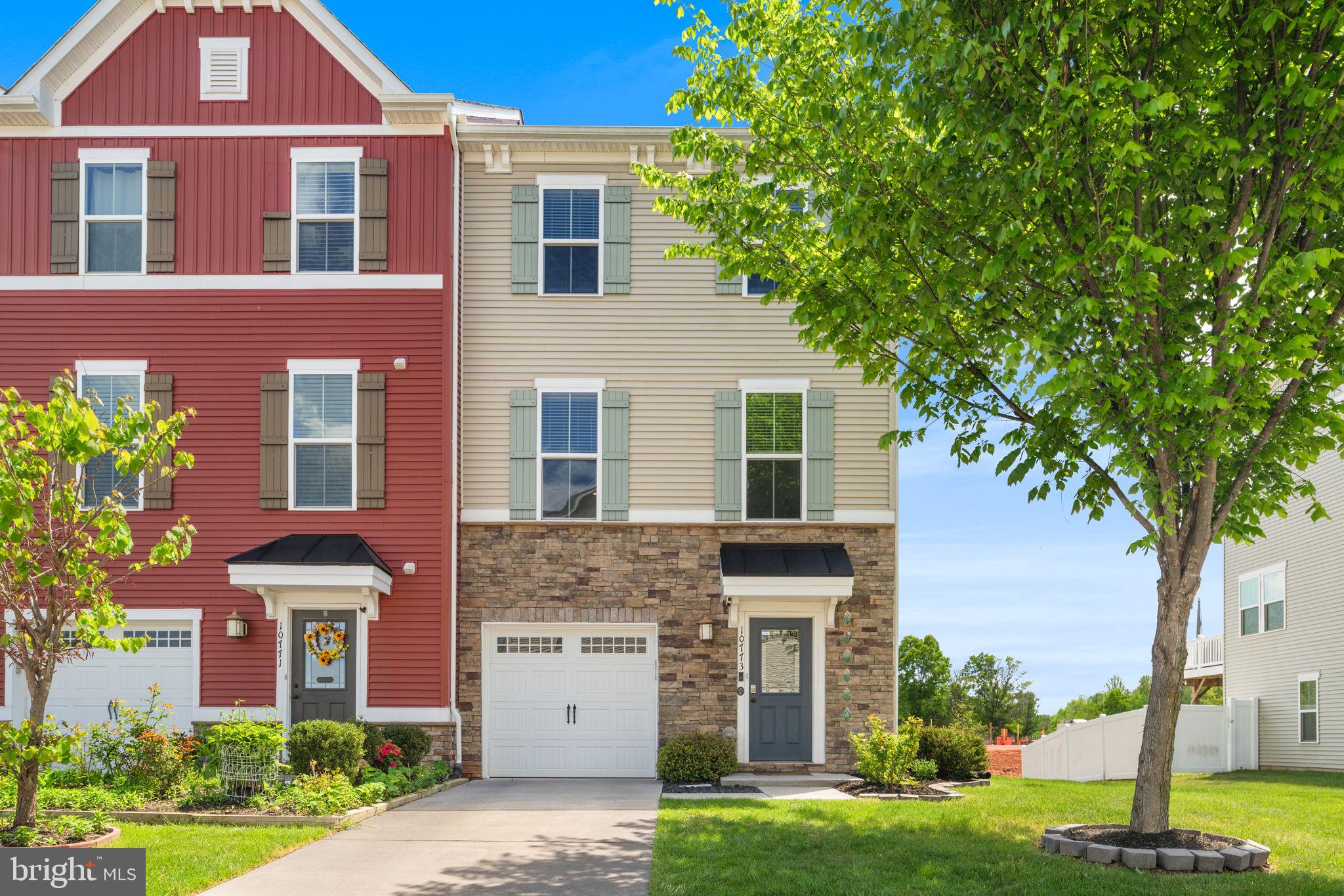 BRADLEY SQUARE - Residential