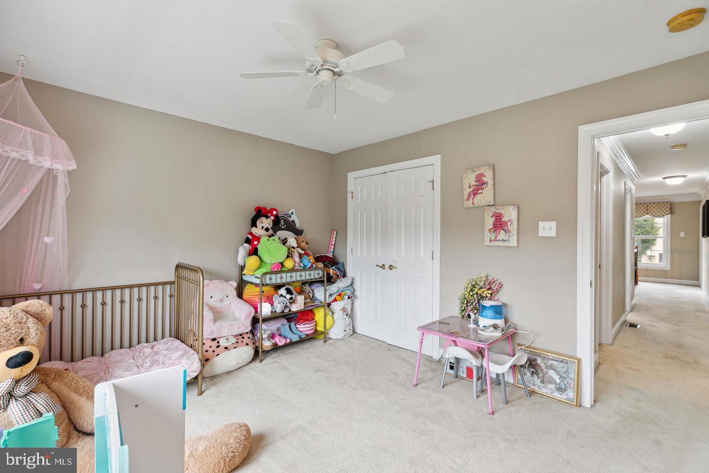 LAUREL BROOKE - Residential