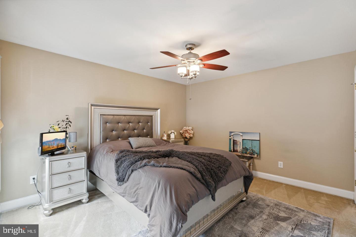LAUREL BROOKE - Residential