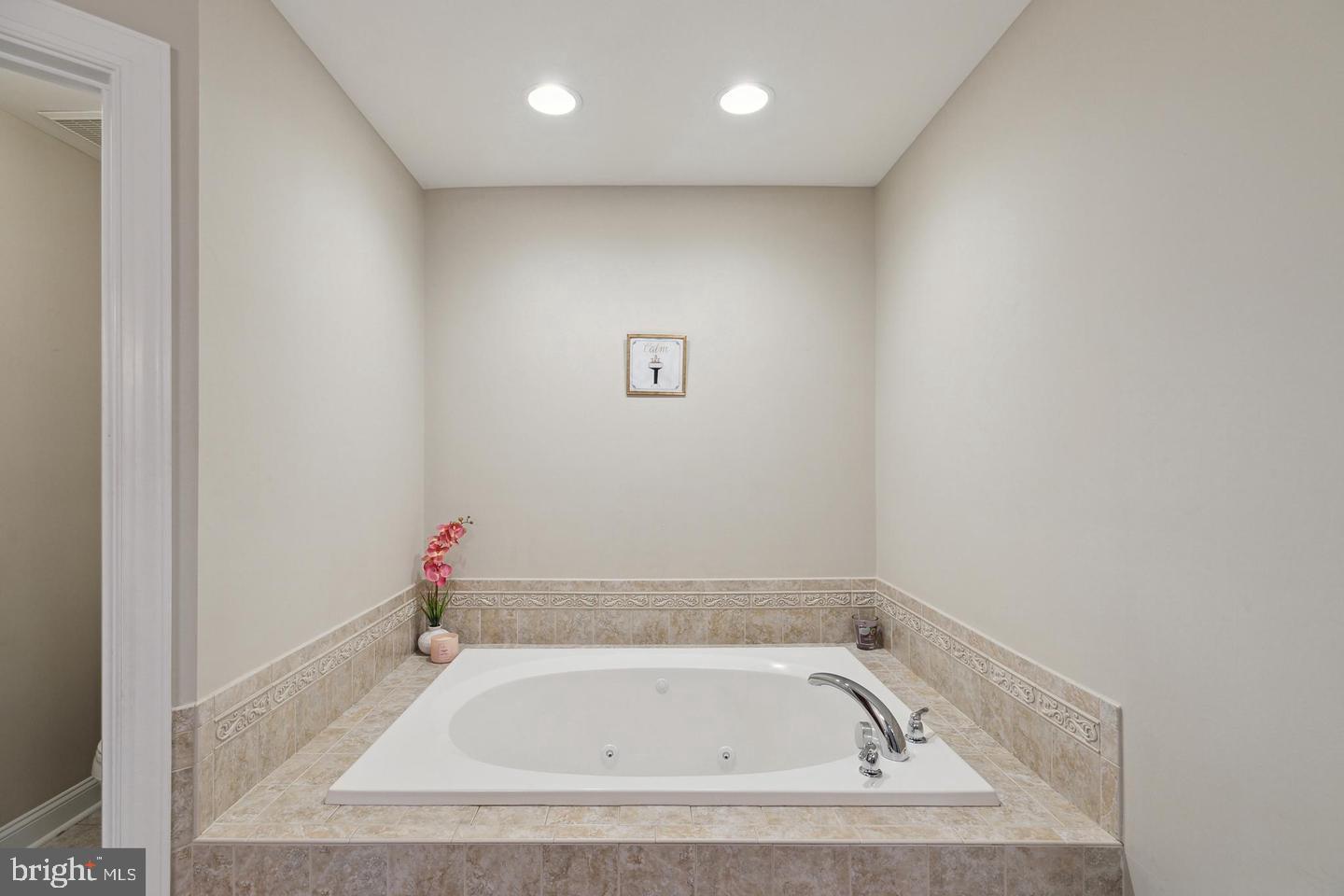 LAUREL BROOKE - Residential