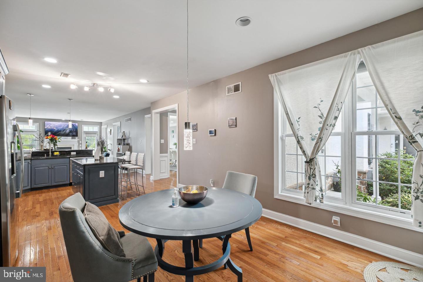 LAUREL BROOKE - Residential