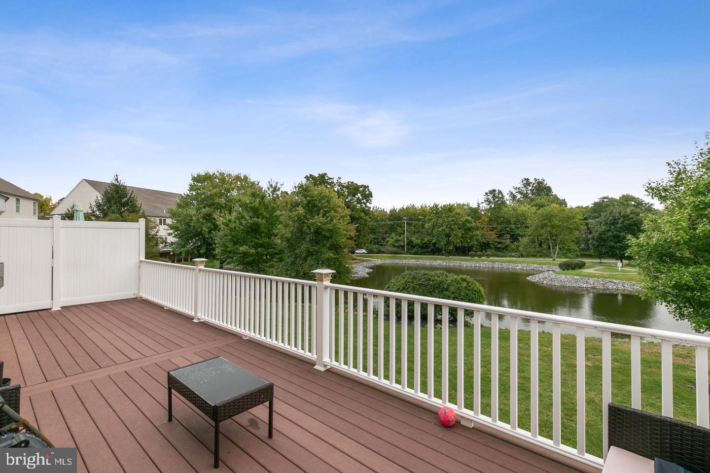 LAUREL BROOKE - Residential