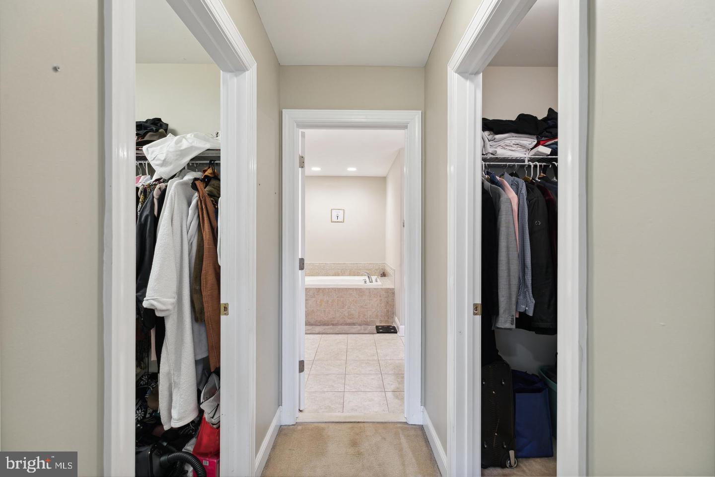 LAUREL BROOKE - Residential