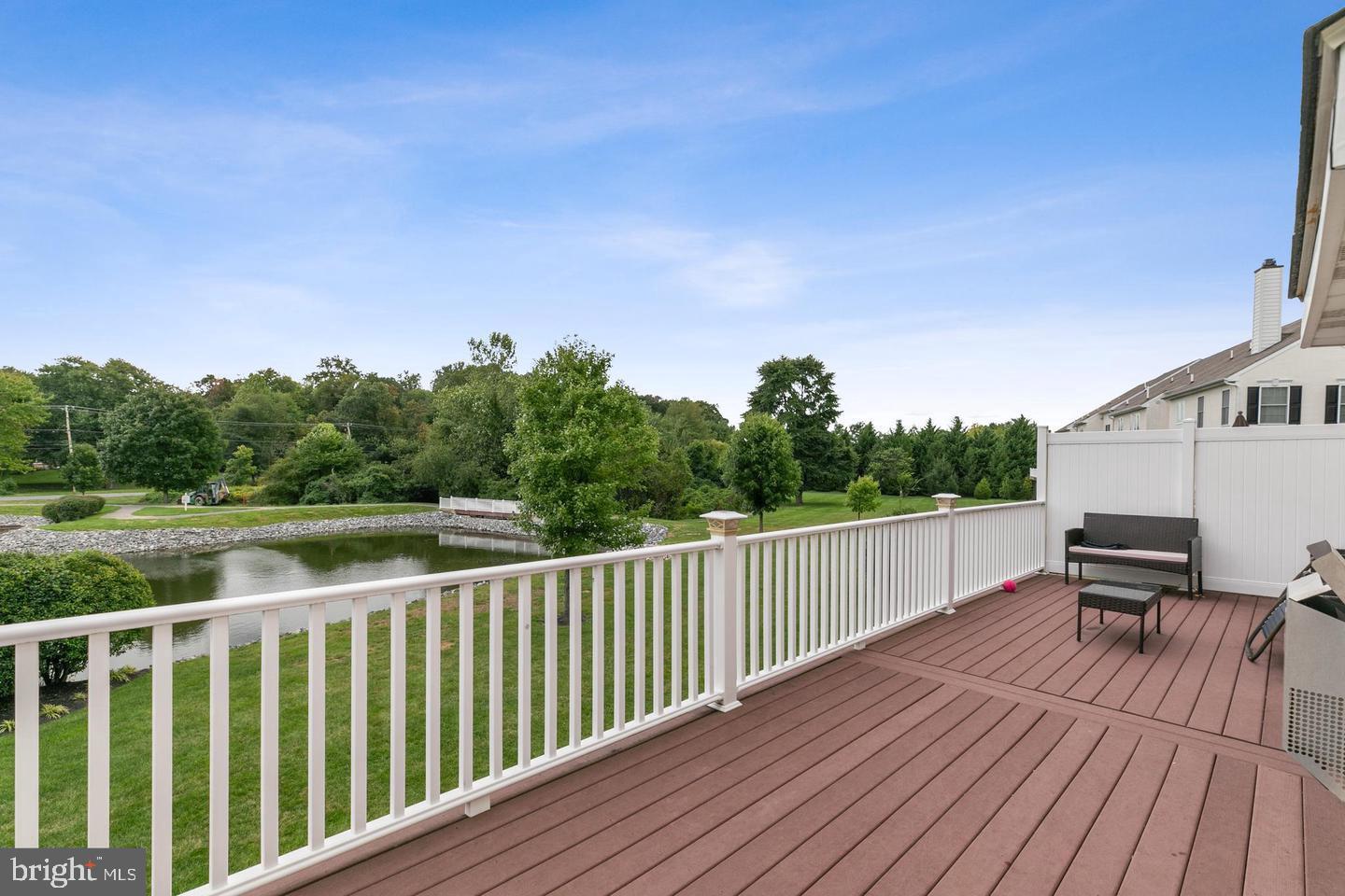 LAUREL BROOKE - Residential